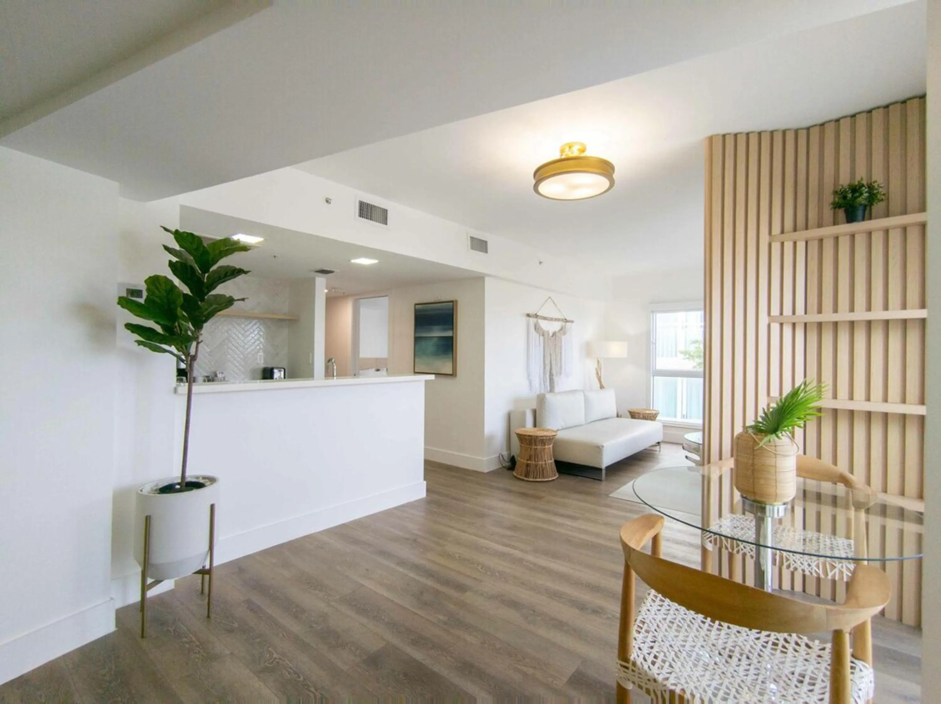 Living room, Bed in Bentley Hotel South Beach