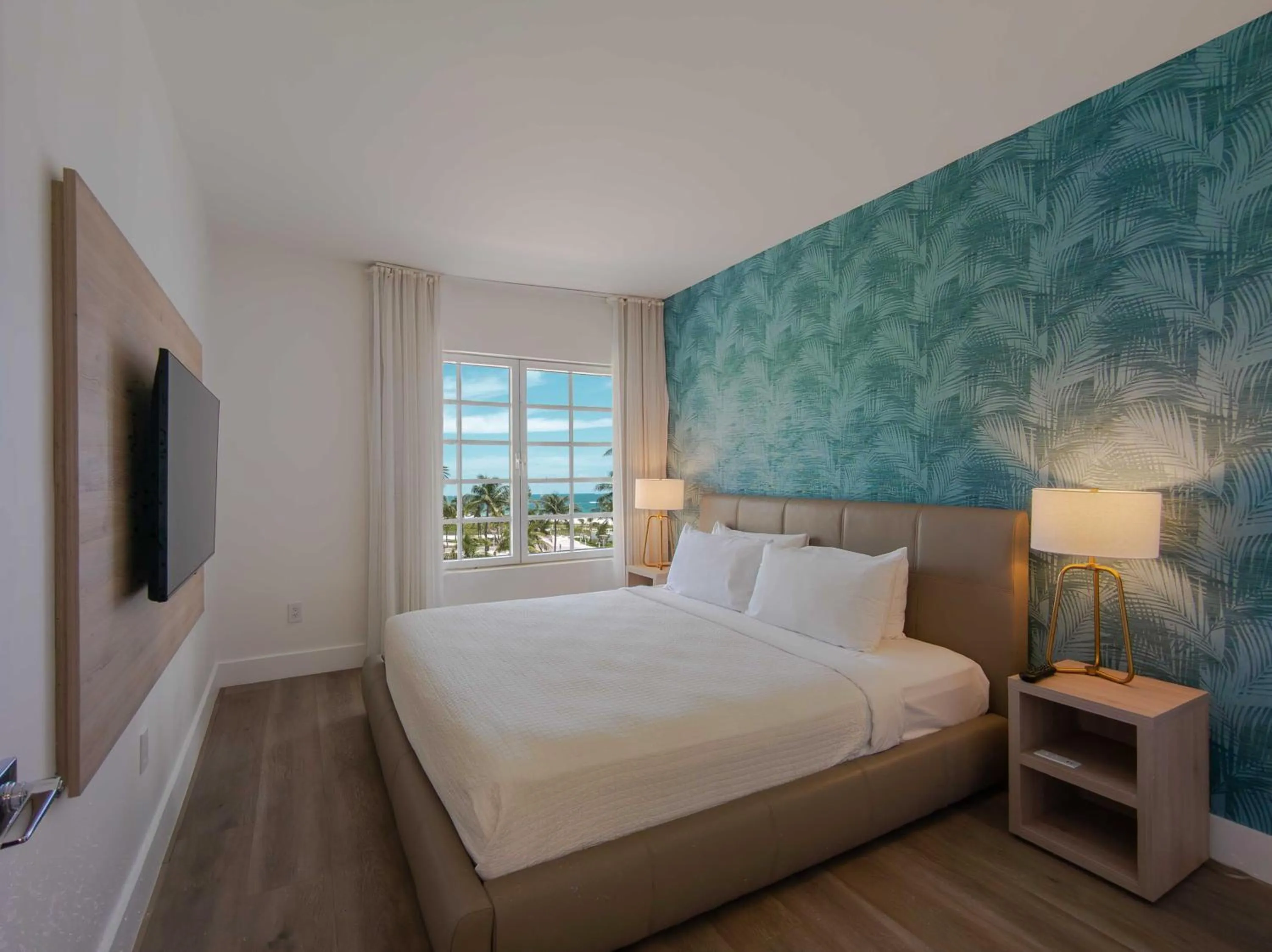 Bedroom, Bed in Bentley Hotel South Beach