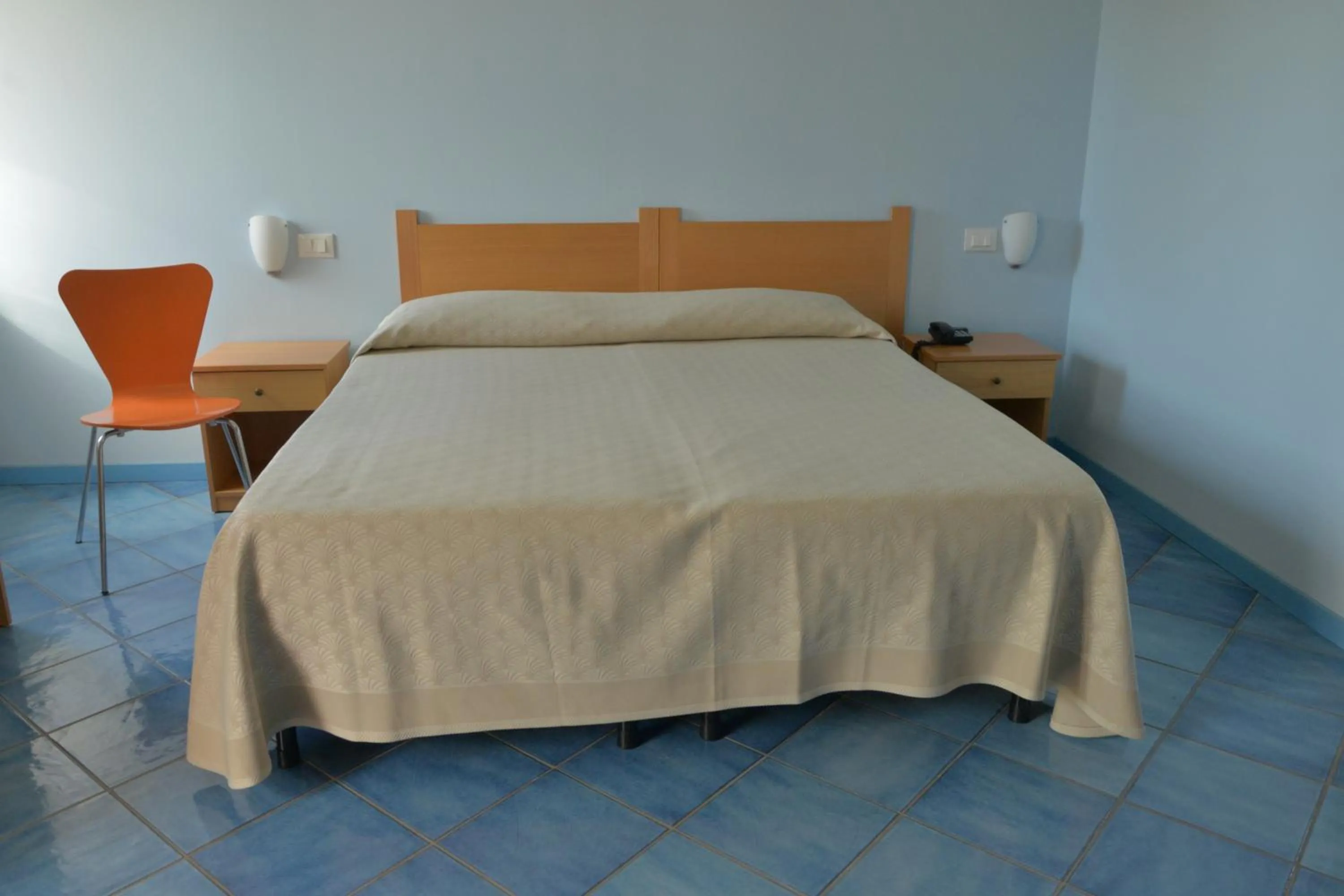 Photo of the whole room in Larus Hotel