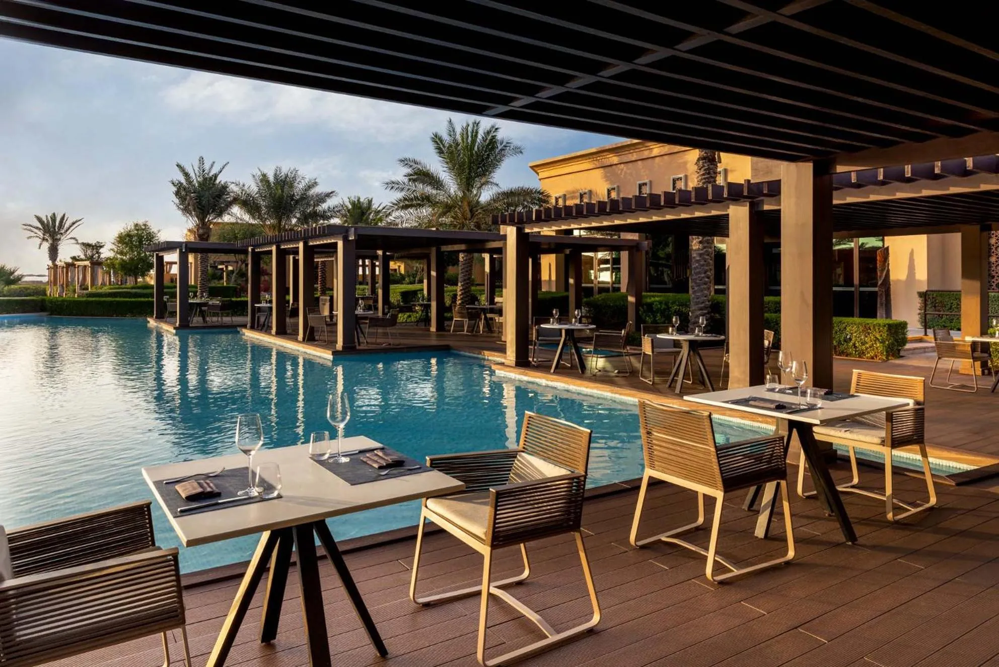 Restaurant/places to eat in Saadiyat Rotana Resort and Villas
