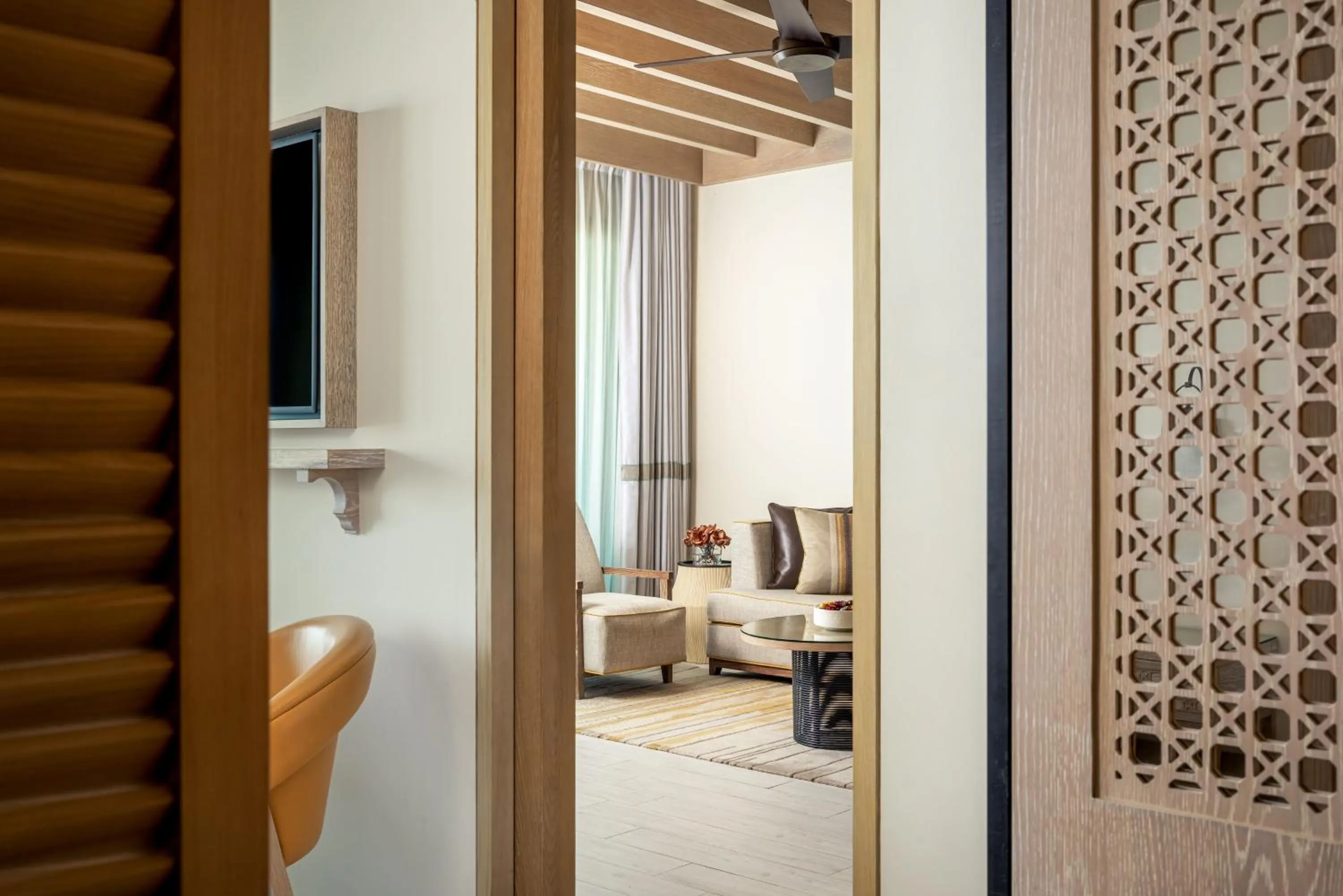 Seating area, Bed in Saadiyat Rotana Resort and Villas