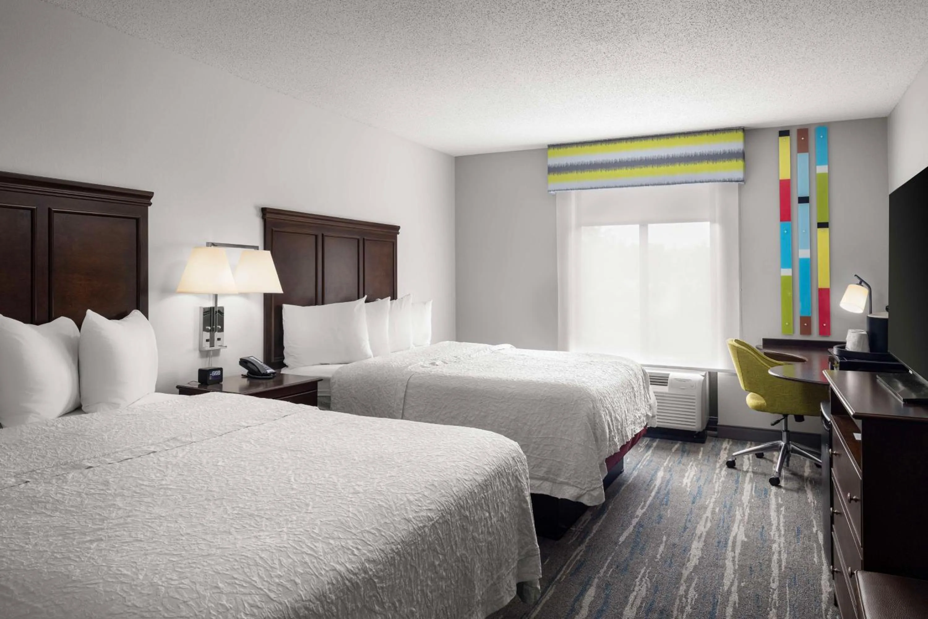 Bed in Hampton Inn & Suites Birmingham/280 East-Eagle Point