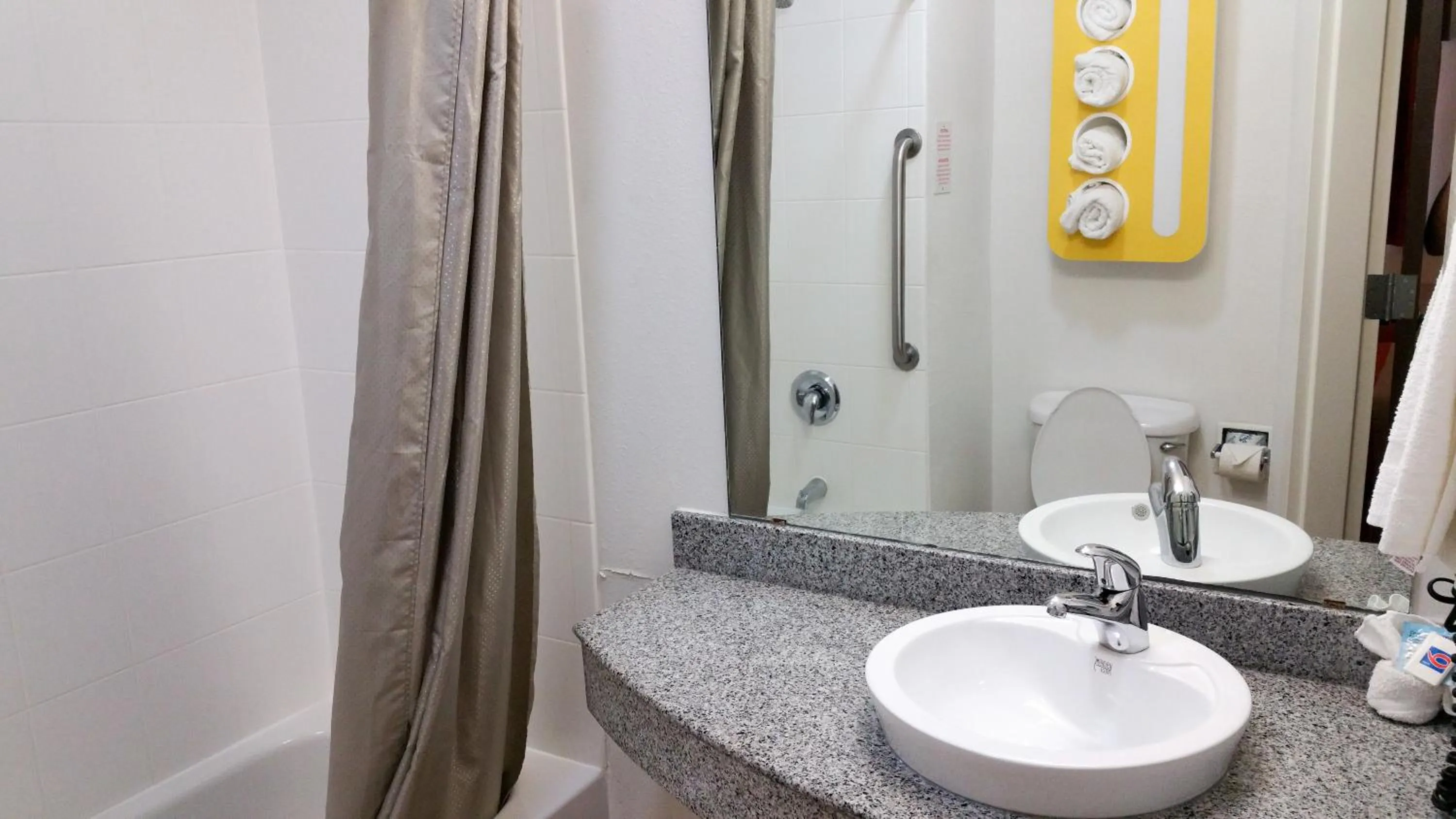 Bathroom in Motel 6-Eagle Pass, TX - Lakeside