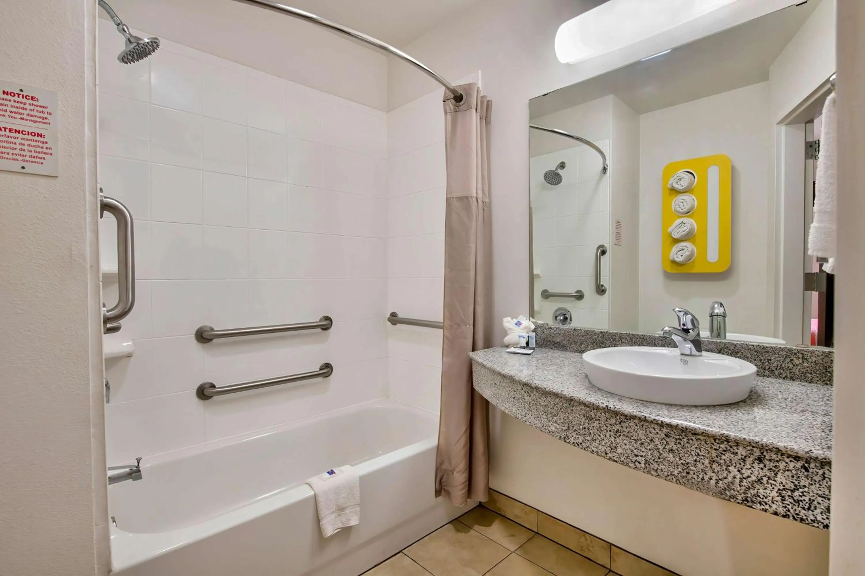 Bedroom in Motel 6-Eagle Pass, TX - Lakeside