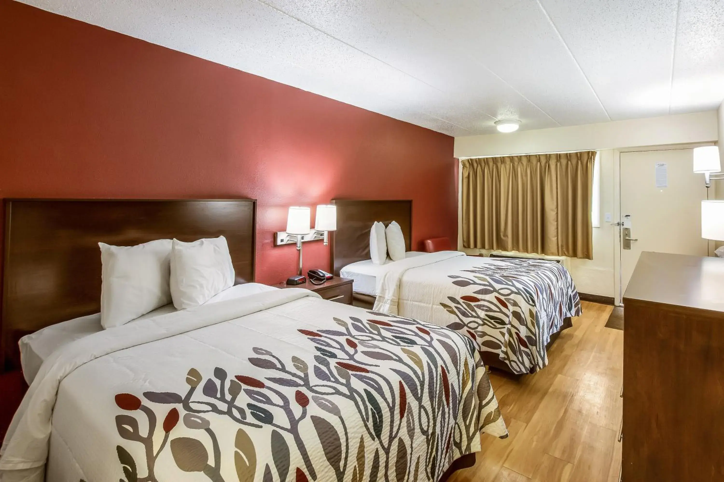 Standard Room with Two Double Beds Non-Smoking in Red Roof Inn Saginaw – Frankenmuth Standard Room with Two Double Beds Non-Smoking in Red Roof Inn Saginaw – Frankenmuth
