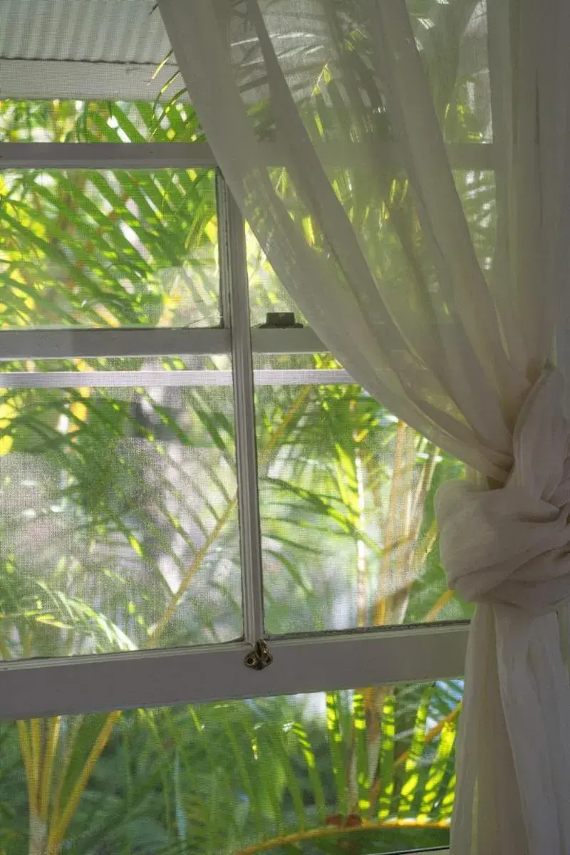 Queen Room with Private Bathroom in Byron Springs Queen Room with Private Bathroom in Byron Springs