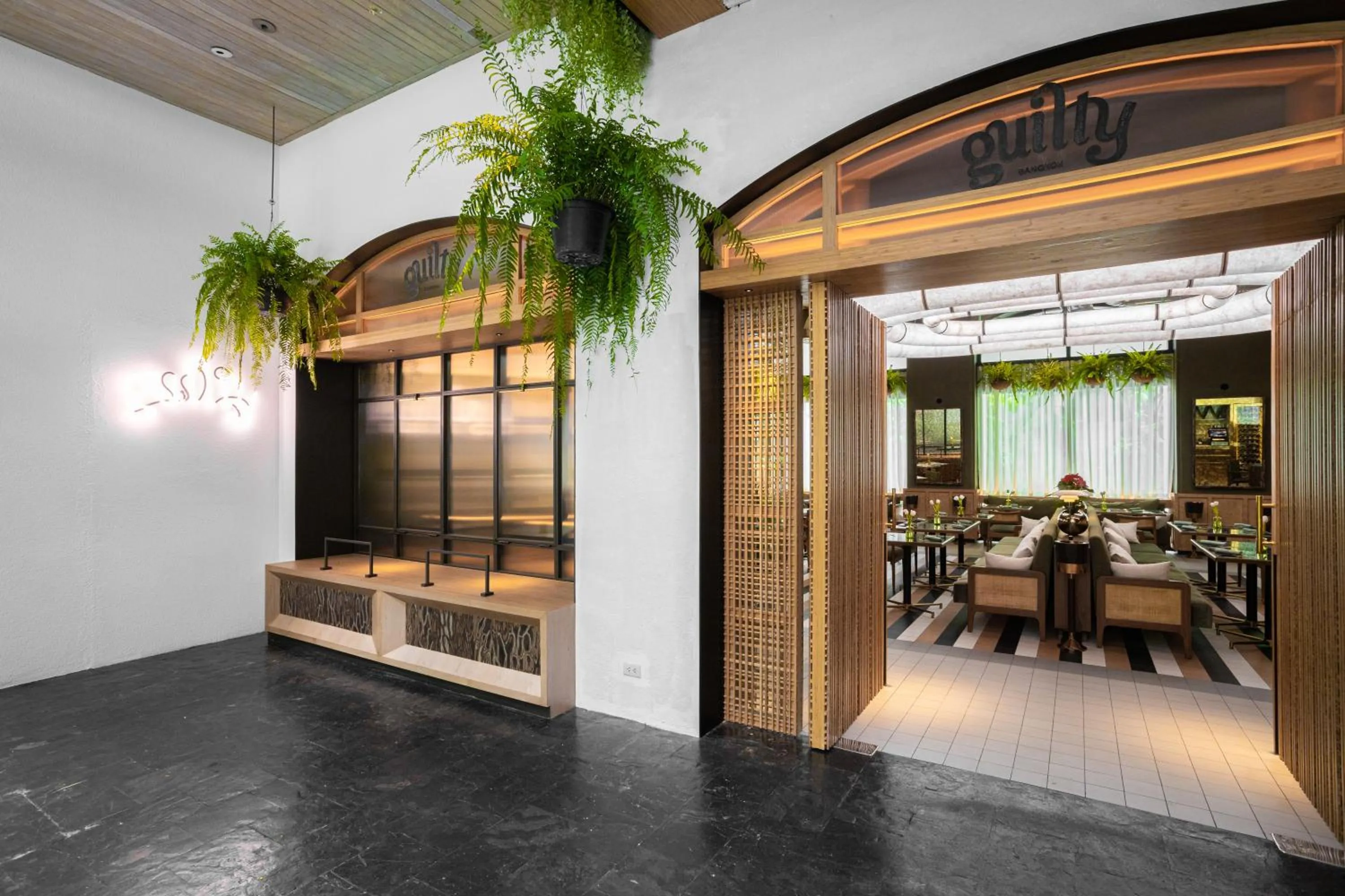 Restaurant/places to eat in Anantara Siam Bangkok Hotel