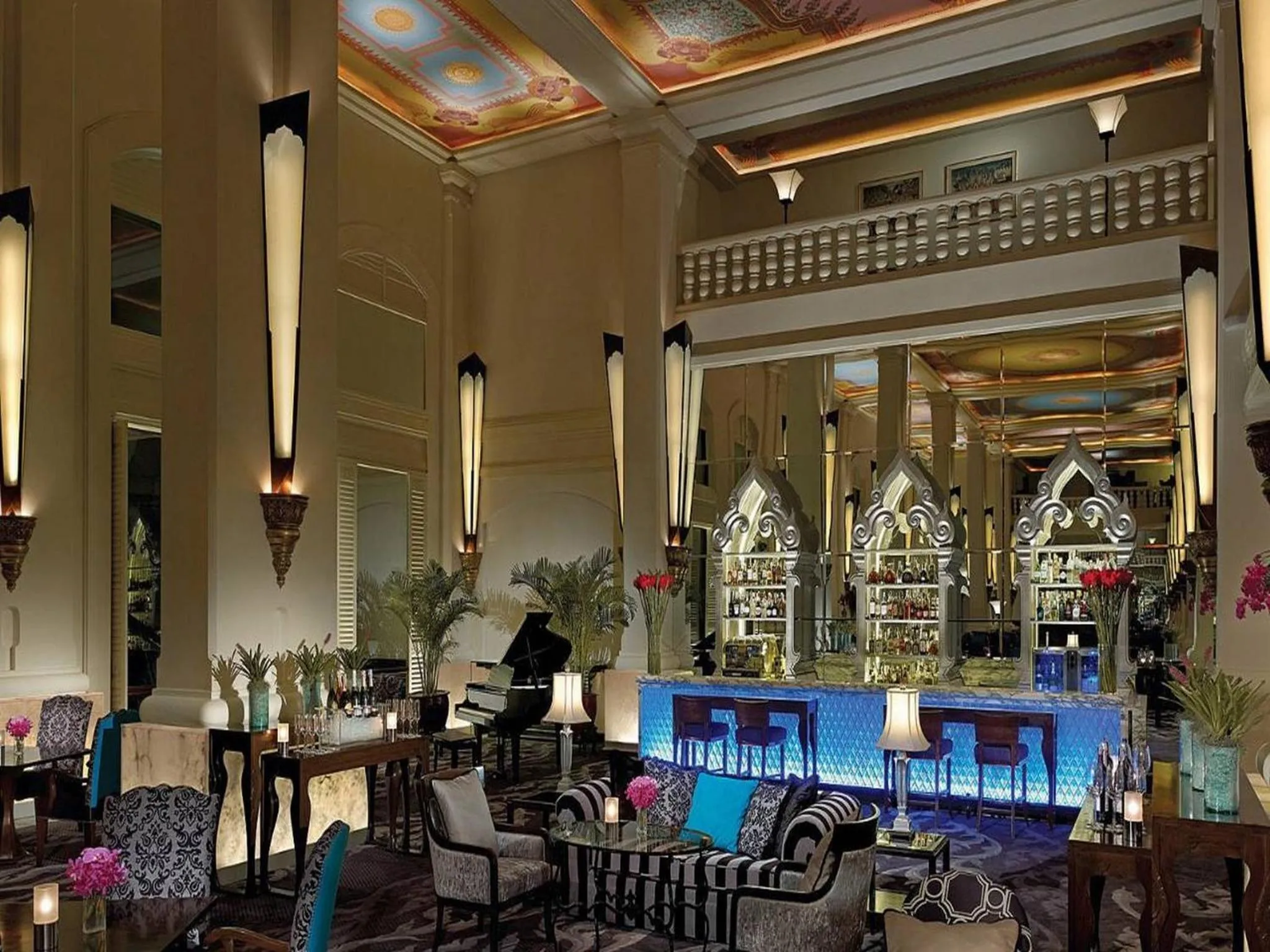 Lounge or bar in Anantara Siam Bangkok Hotel