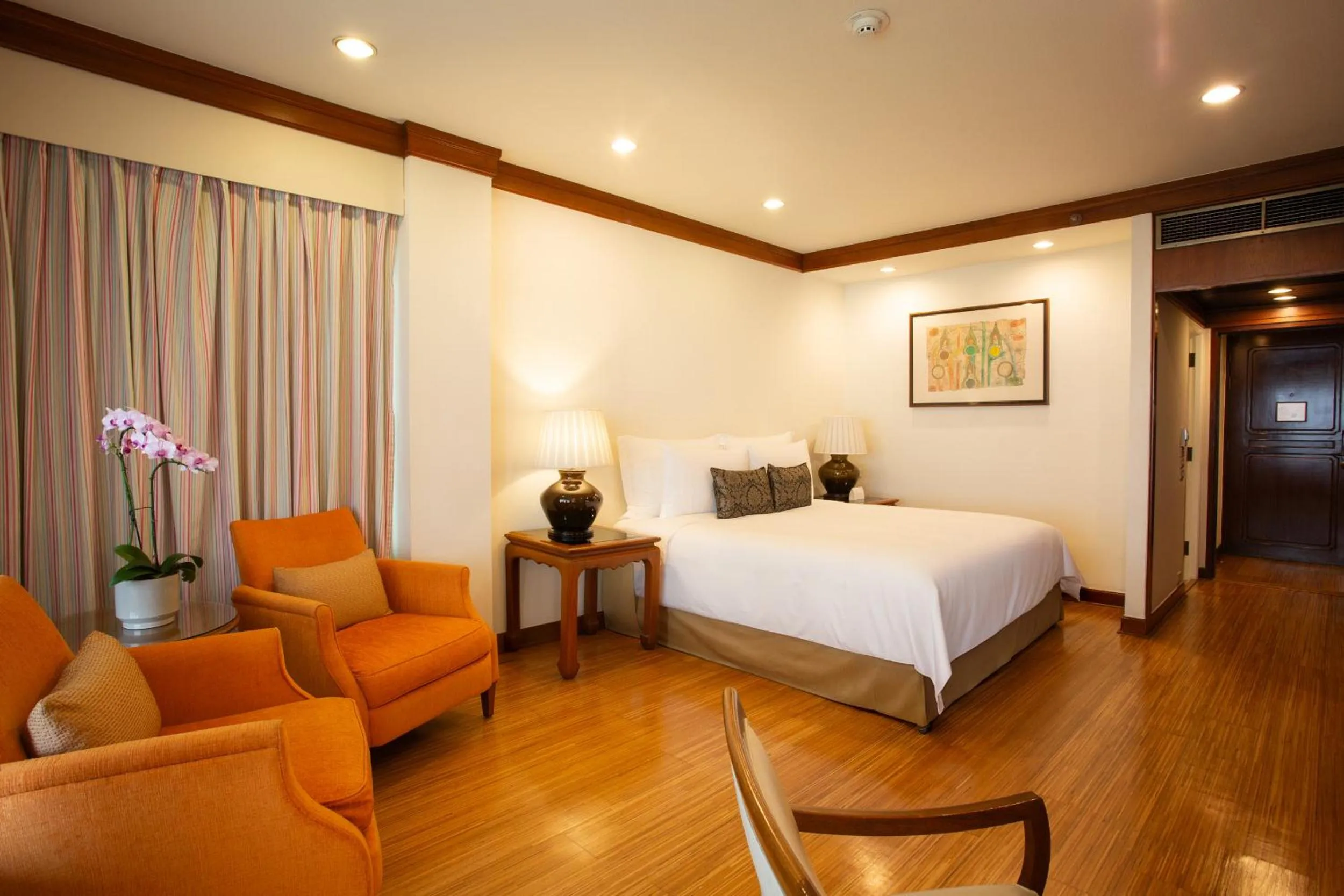 Bedroom, Bed in Anantara Siam Bangkok Hotel