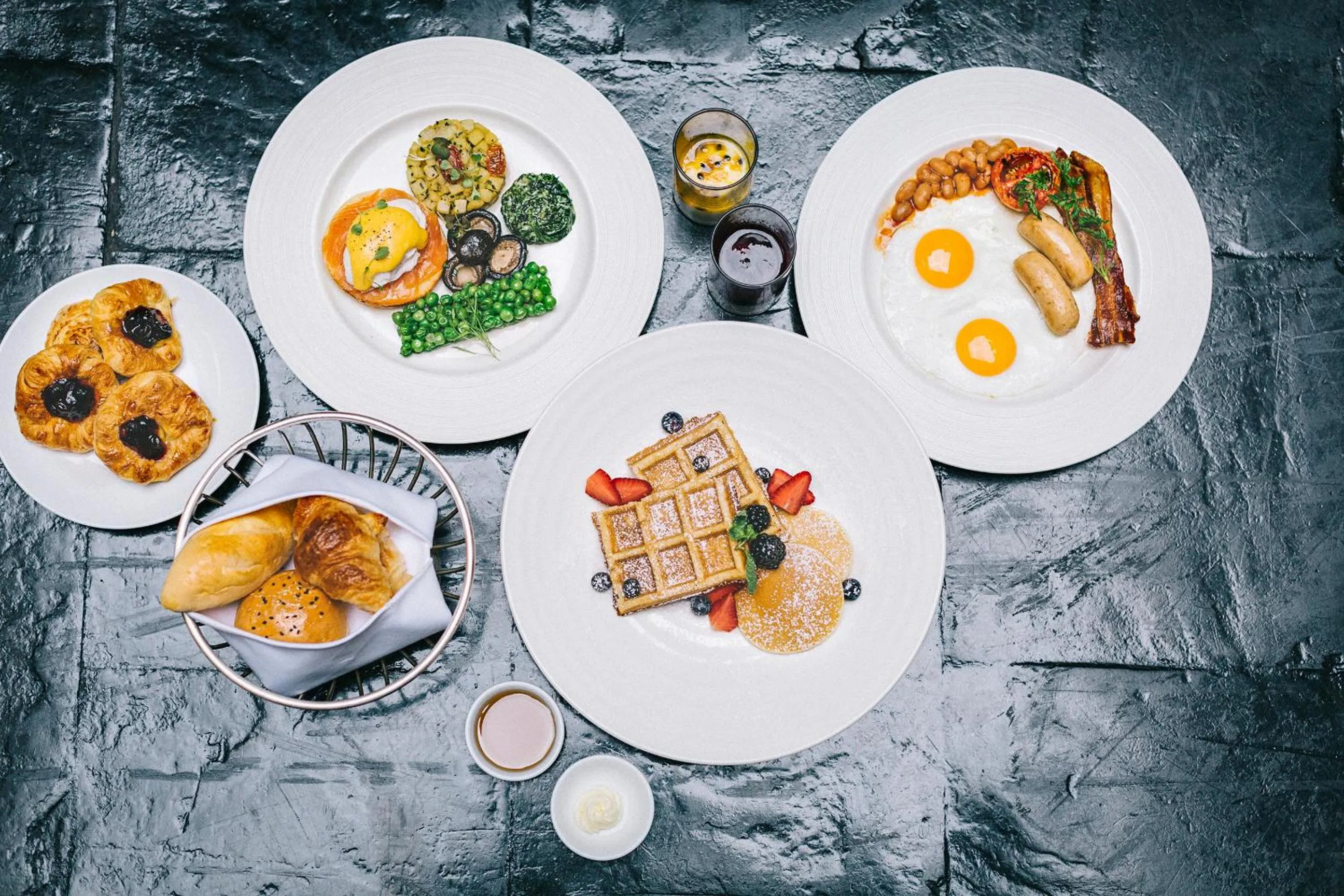 Restaurant/places to eat in Anantara Siam Bangkok Hotel