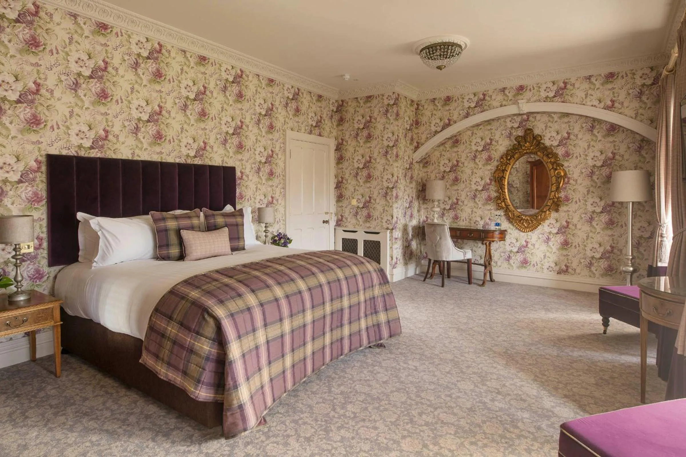 Bedroom, Bed in Kilkea Castle