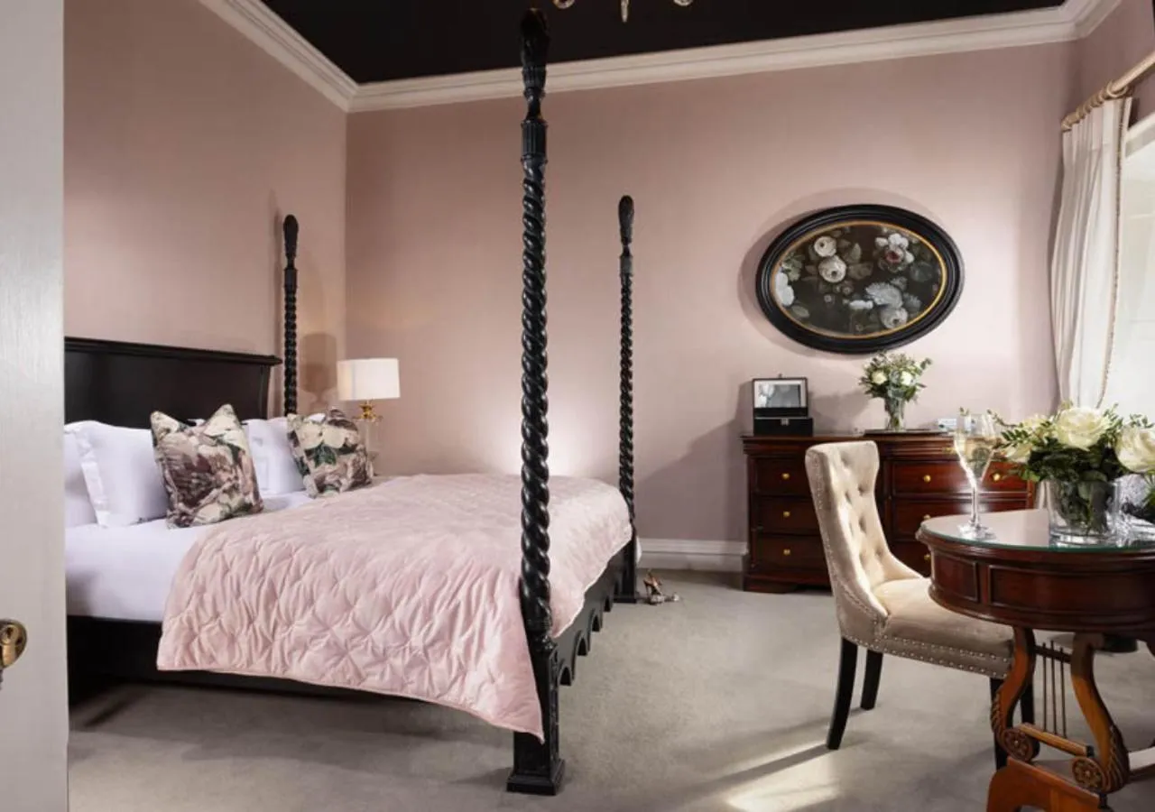 Property building, Bed in Kilkea Castle