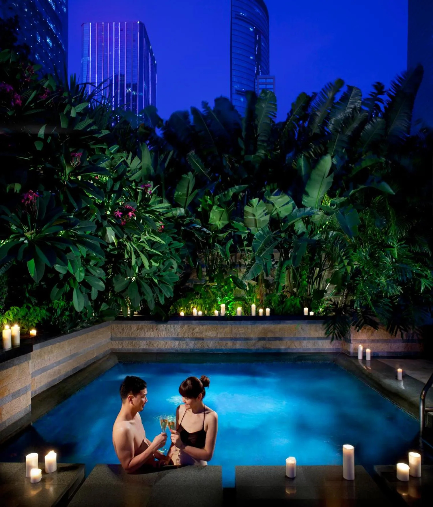 Swimming pool in The Ritz-Carlton, Shenzhen