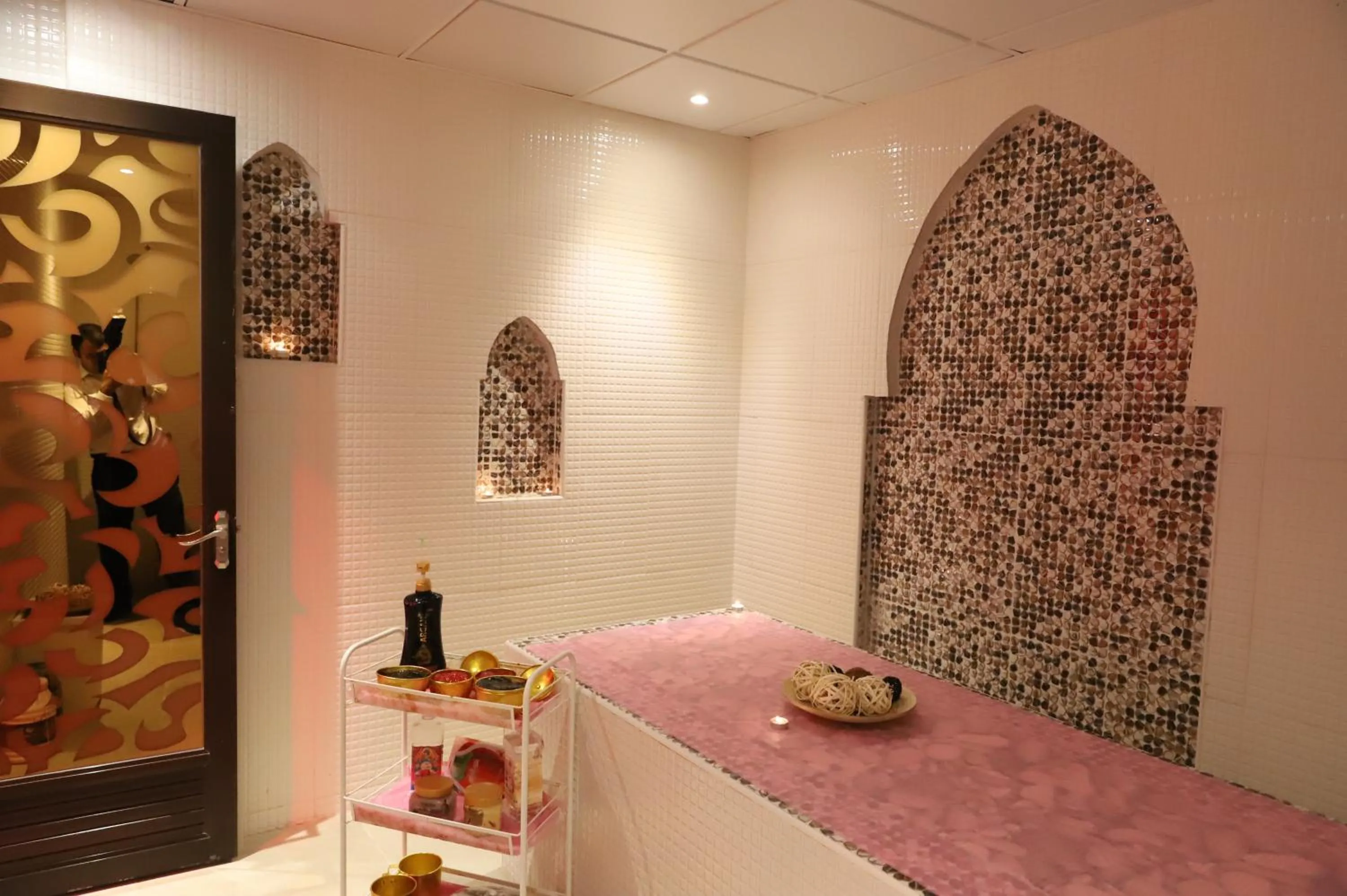 Spa and wellness centre/facilities in Golden Tulip Media Hotel