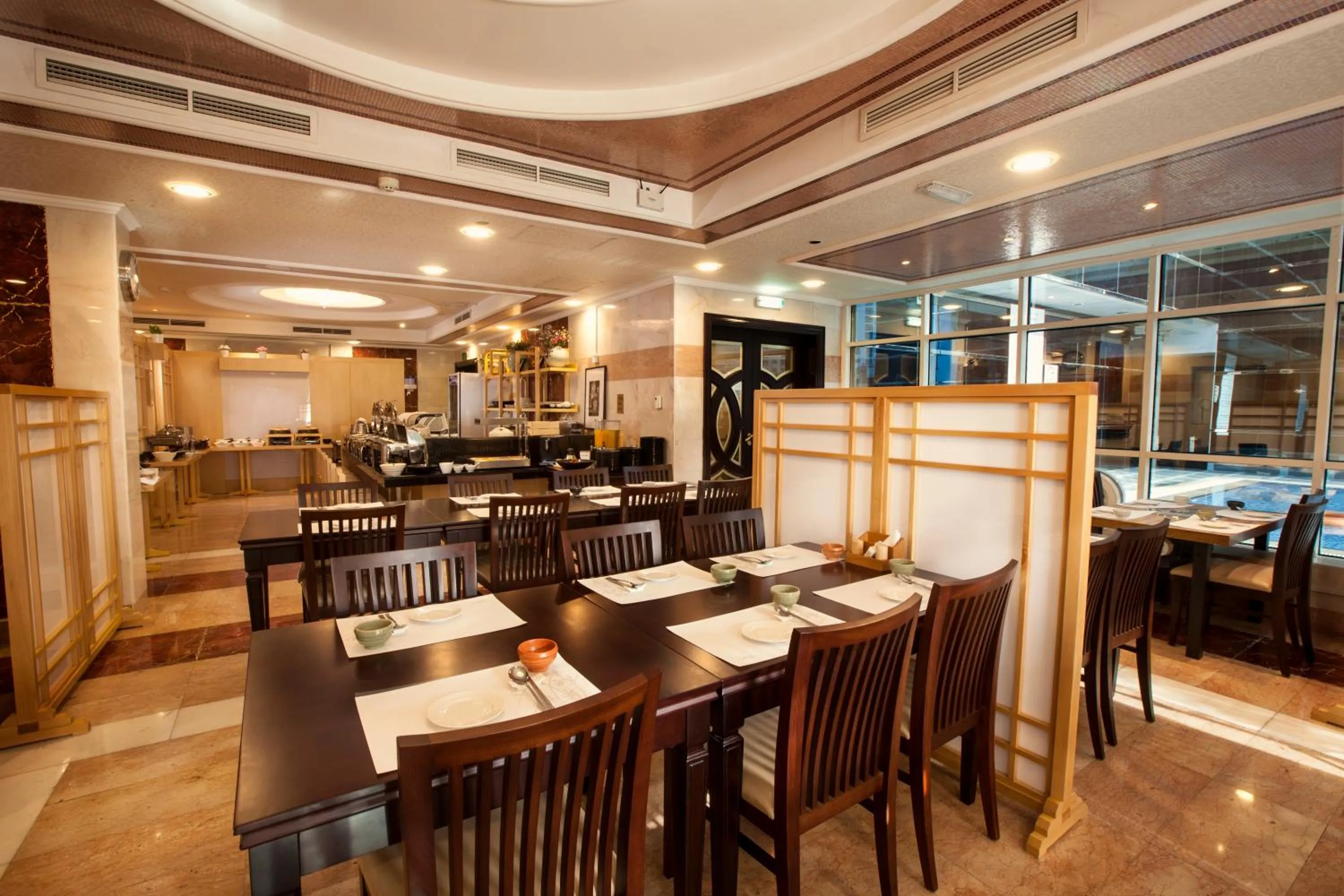 Restaurant/places to eat in Golden Tulip Media Hotel