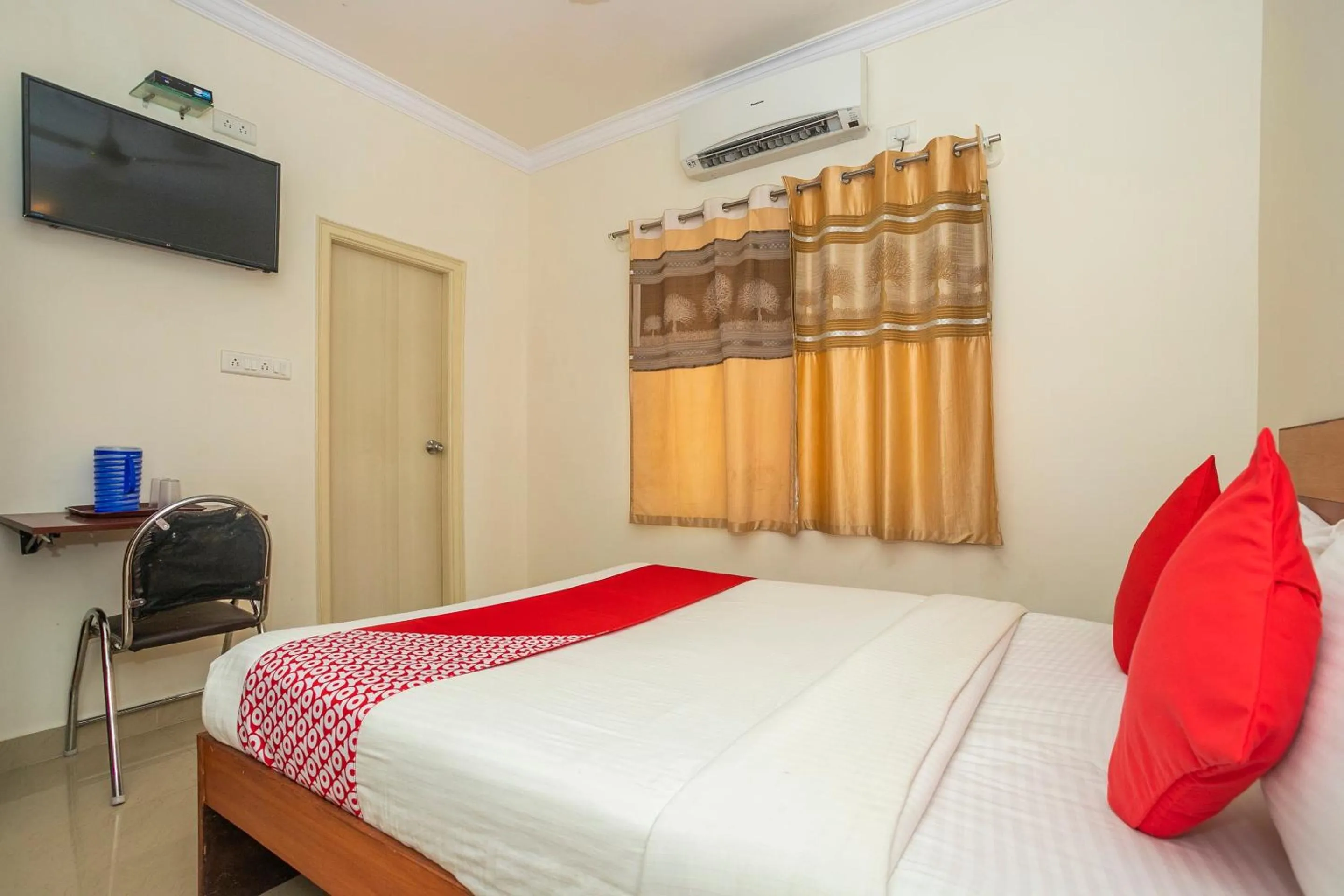 Bedroom, Bed in Hotel O Midas Casita