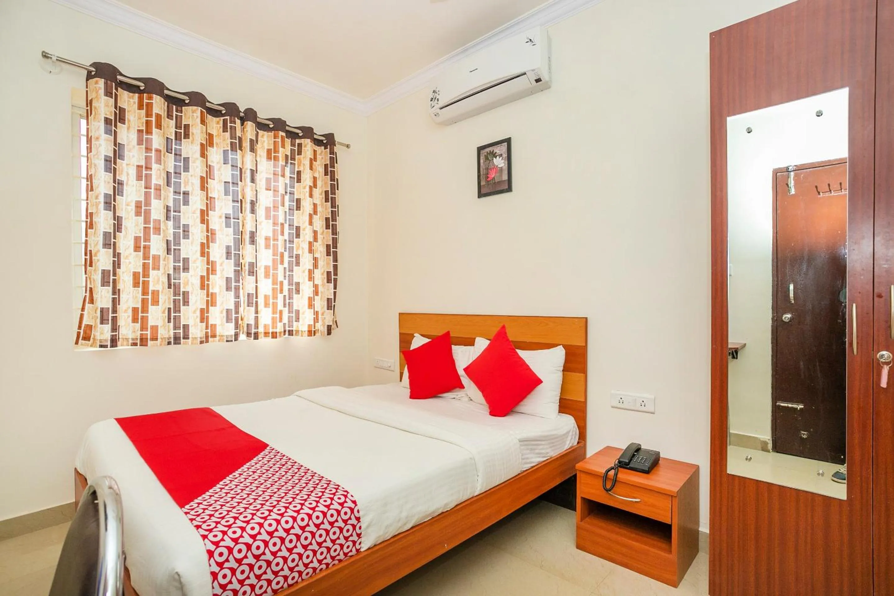 Bedroom, Bed in Hotel O Midas Casita