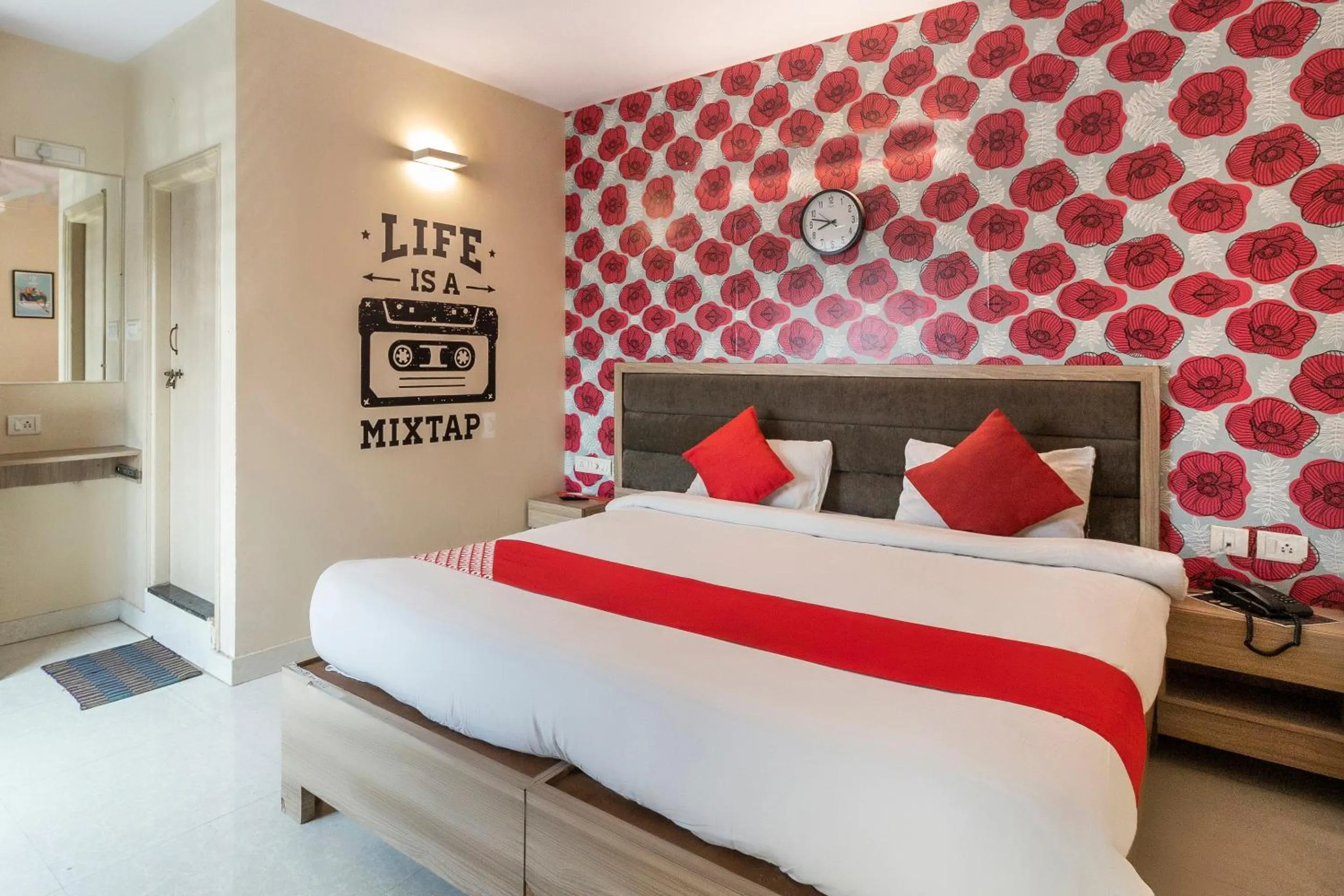 Bedroom, Bed in OYO 9605 Hotel Golden Inn