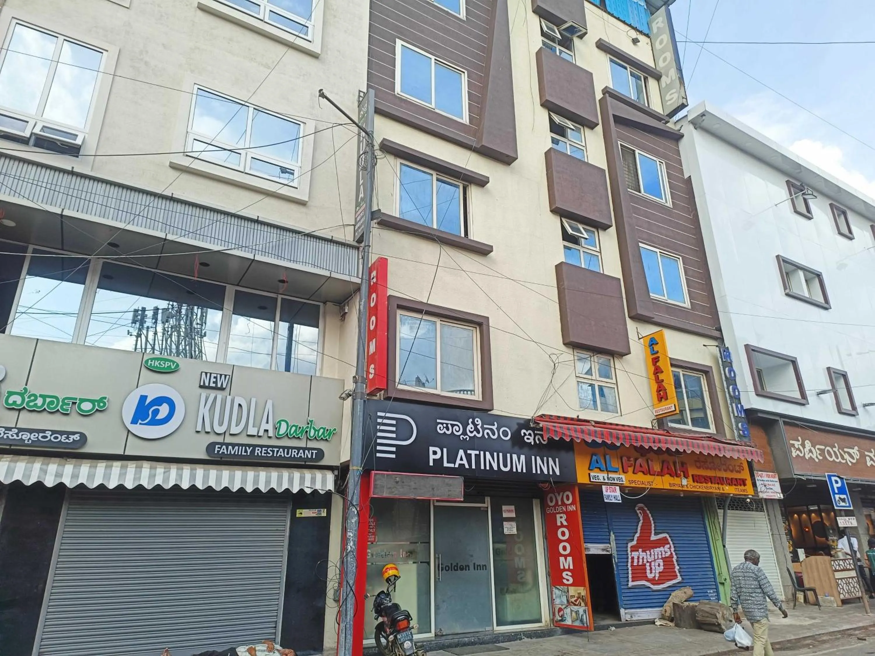 Facade/entrance in Hotel O Platinum Inn