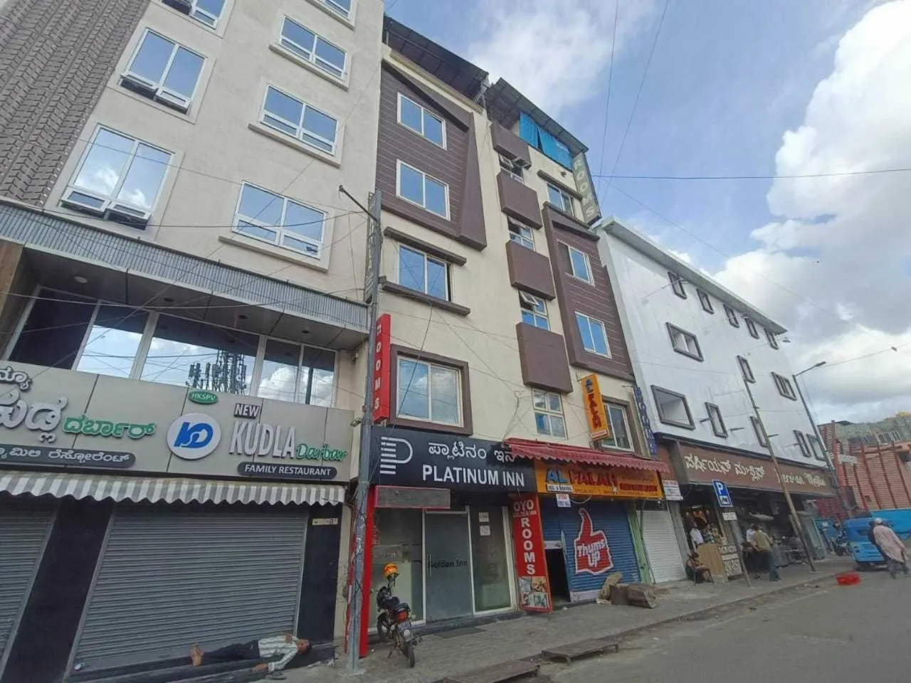 Facade/entrance in Hotel O Platinum Inn