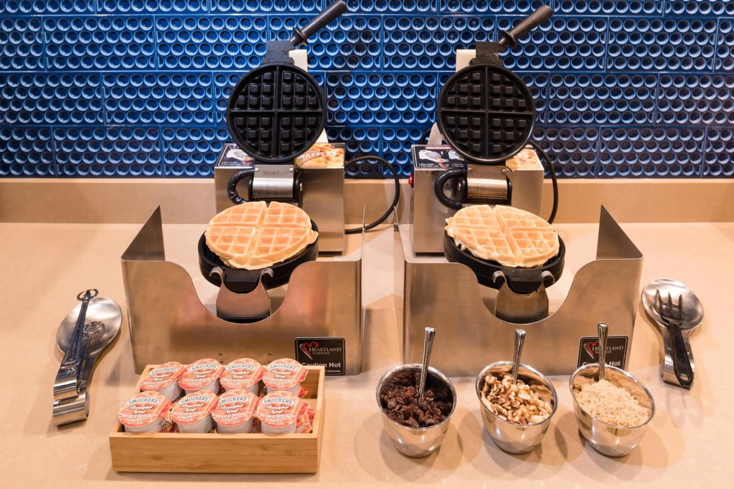 Breakfast in Fairfield Inn & Suites by Marriott New Orleans Downtown/French Quarter Area