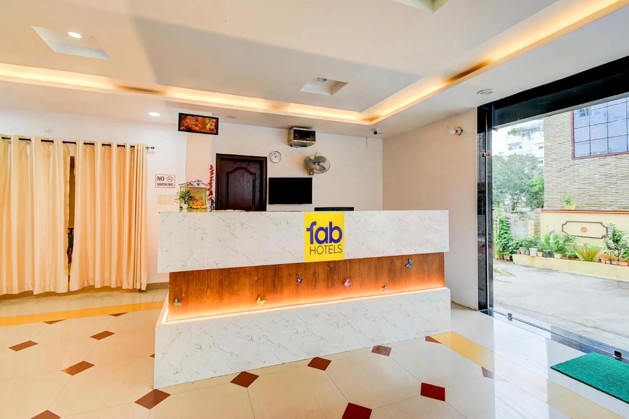 Lobby or reception in FabHotel Pushpa Grand