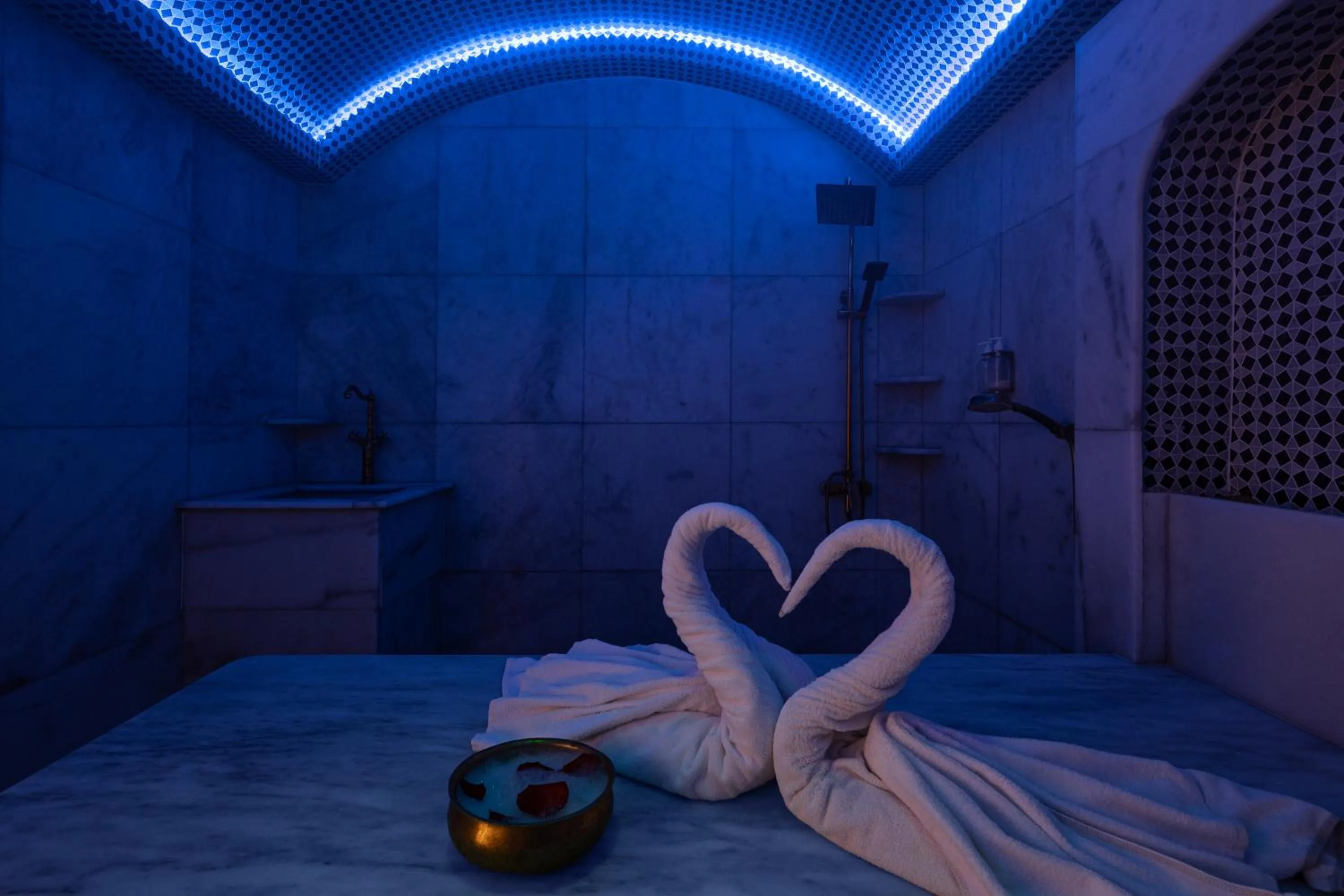 Massage, Bed in Cristal Hotel Abu Dhabi