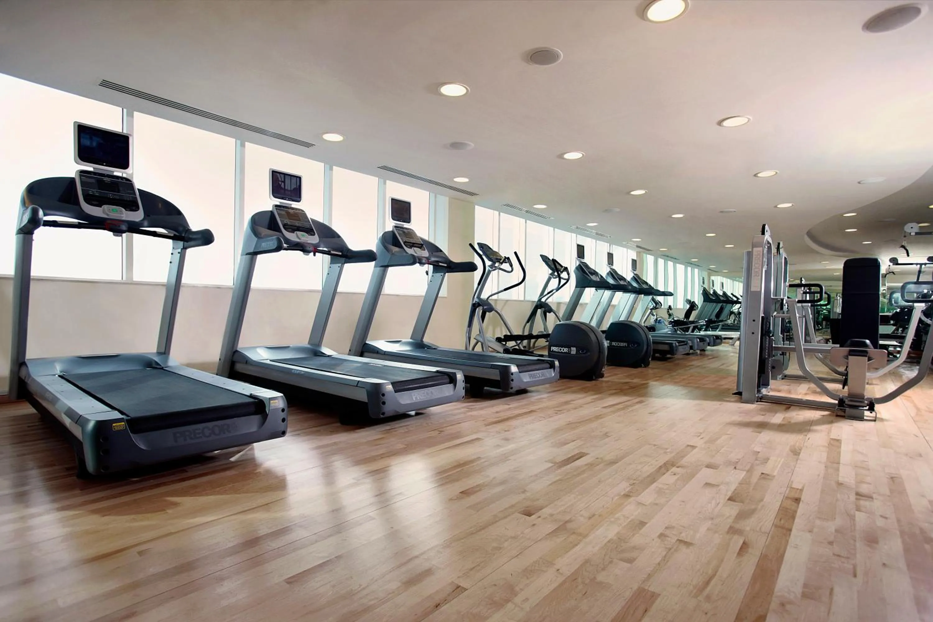 Fitness centre/facilities in Cristal Hotel Abu Dhabi