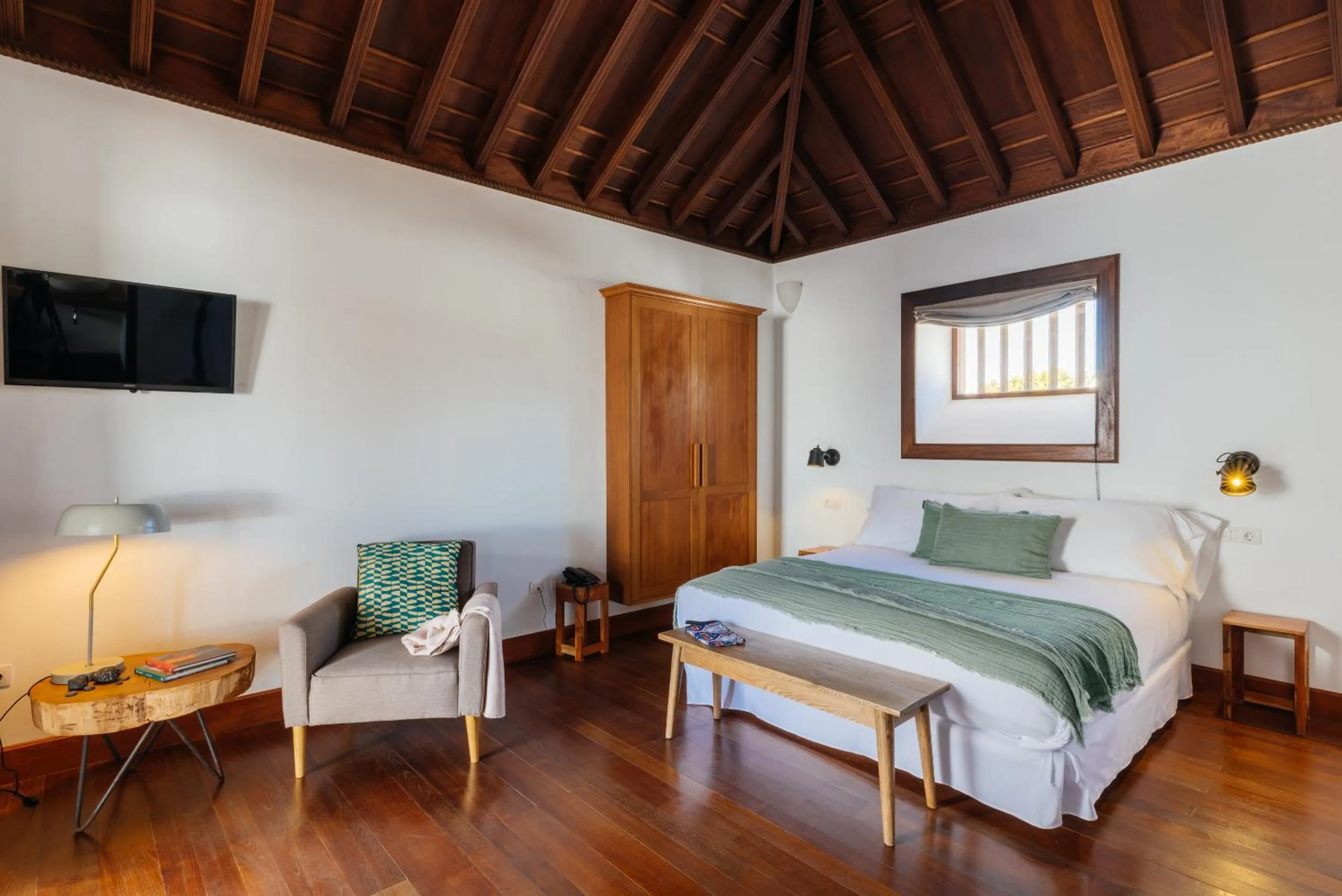 Photo of the whole room, Bed in Hotel Boutique Palacio Ico - Only Adults