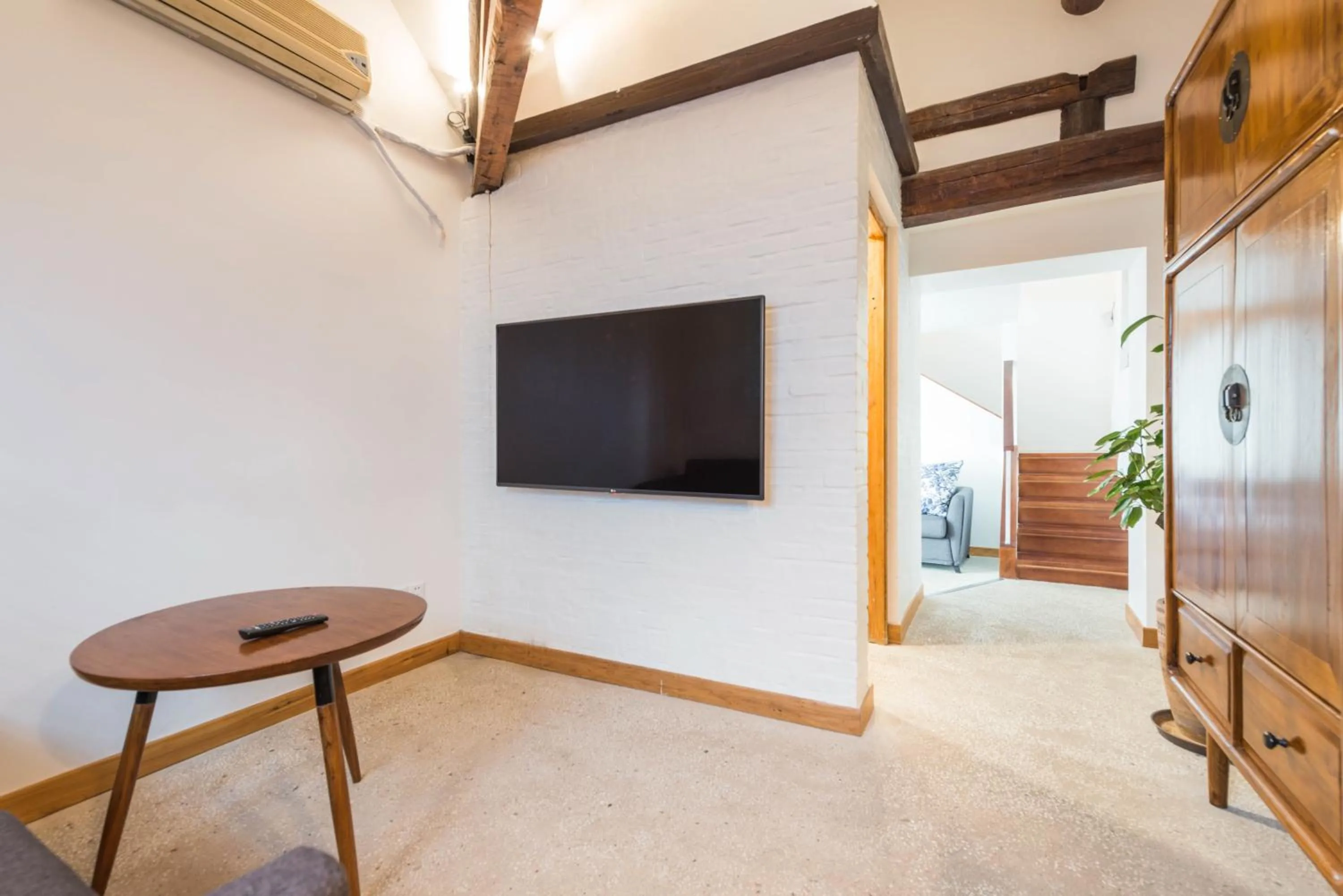 Photo of the whole room in The Orchid Hotel - Old Town & Drum Tower