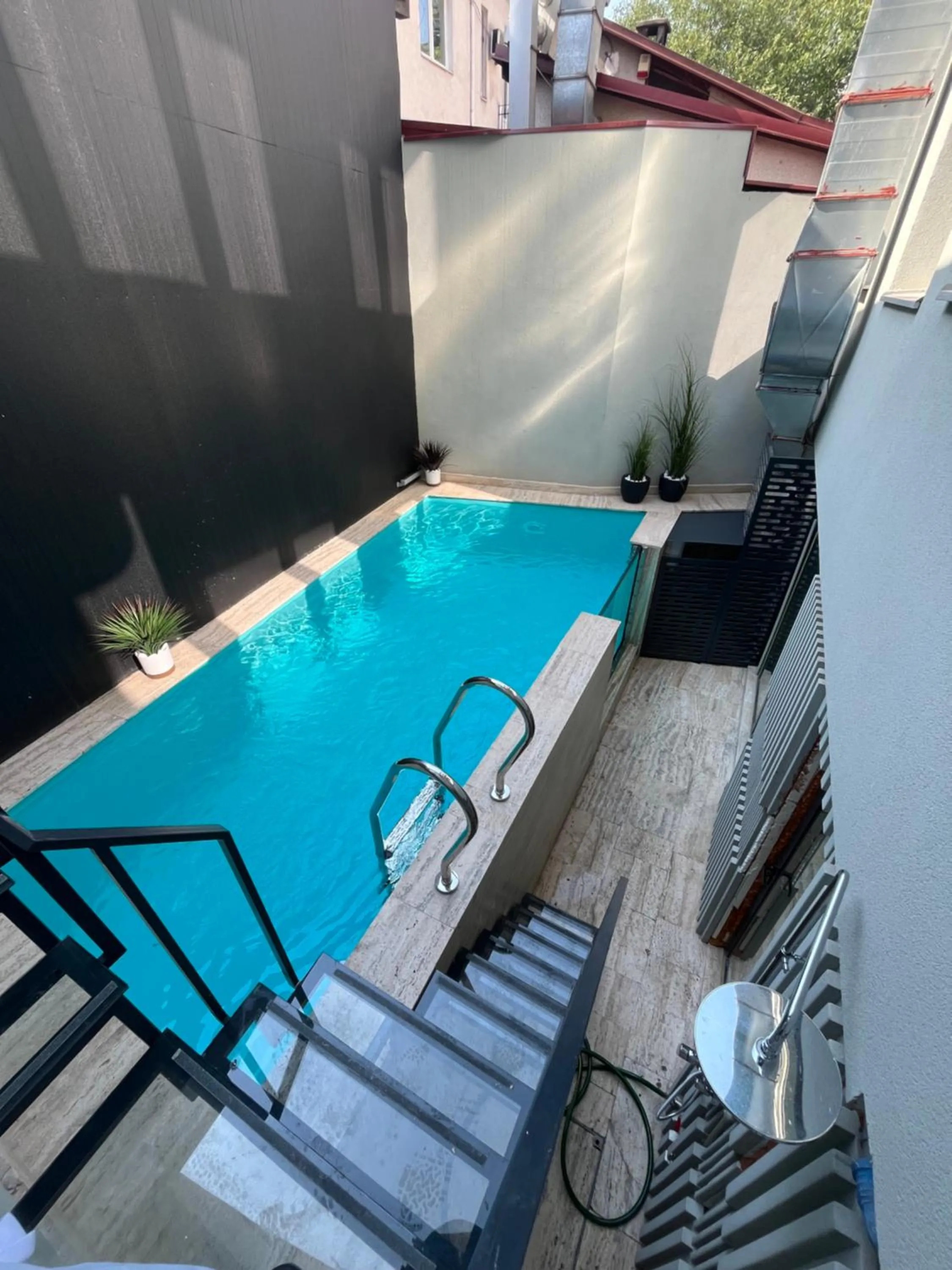 Swimming pool in City Park Hotel