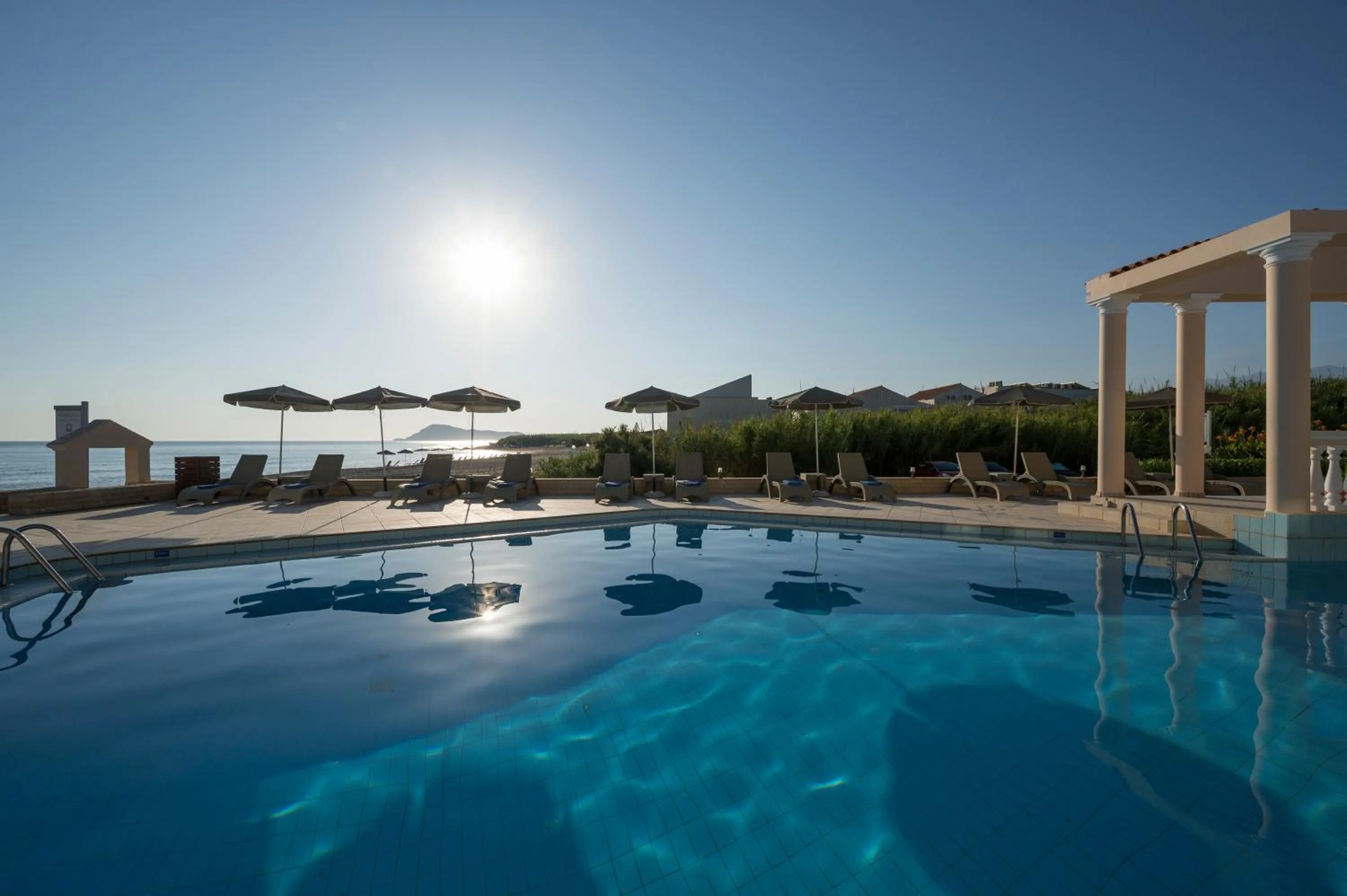 Swimming pool in Hotel Caretta Beach