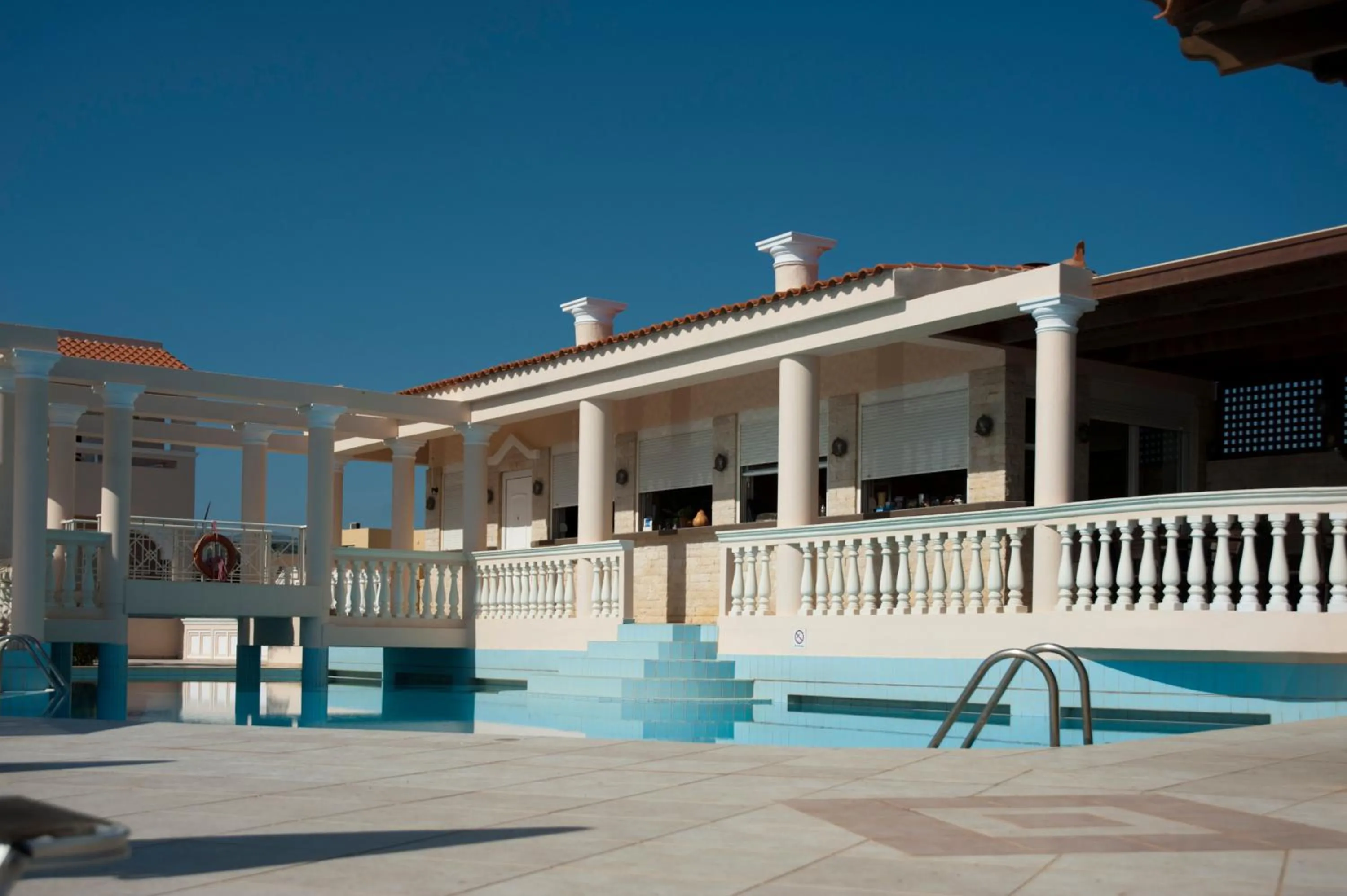 Swimming pool in Hotel Caretta Beach