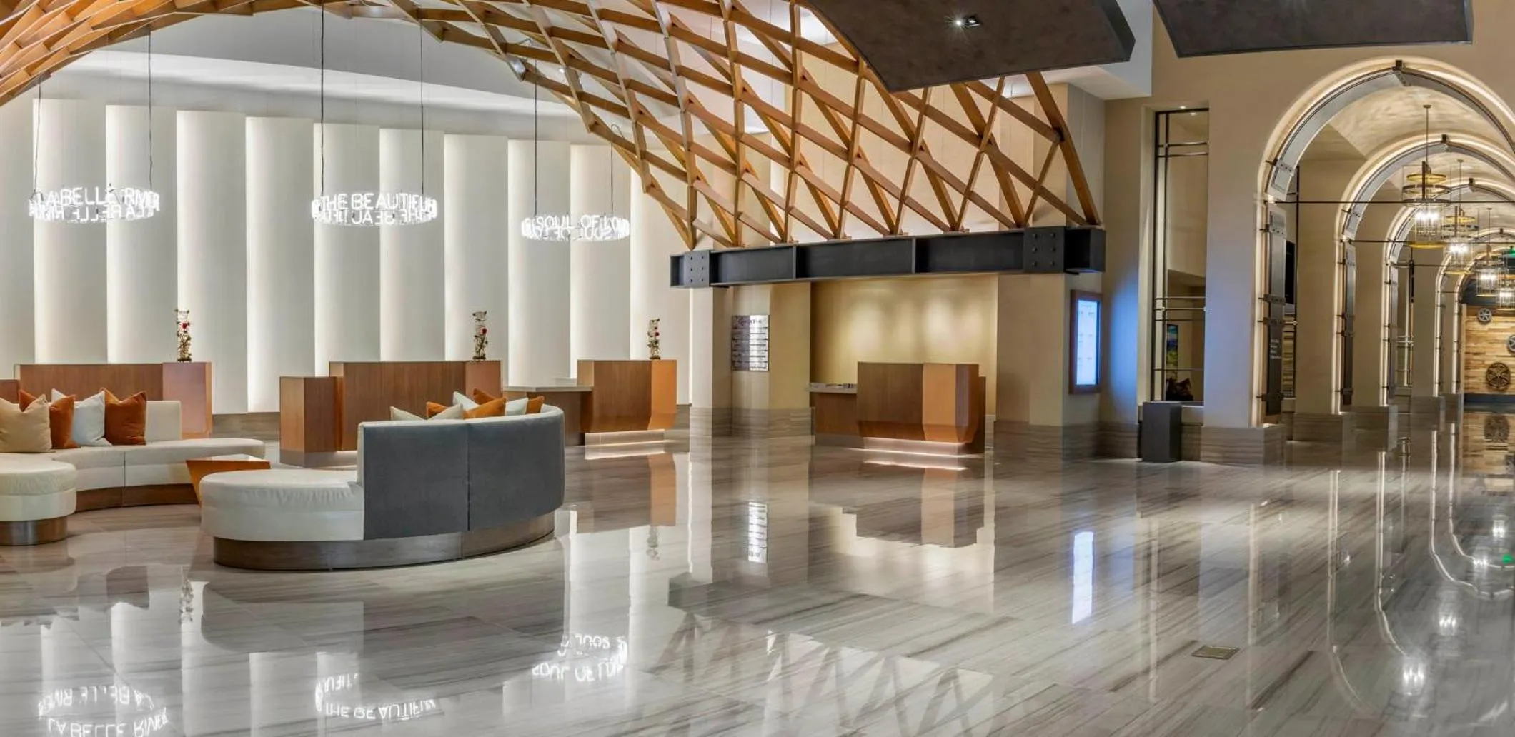 Lobby or reception in Omni Louisville Hotel