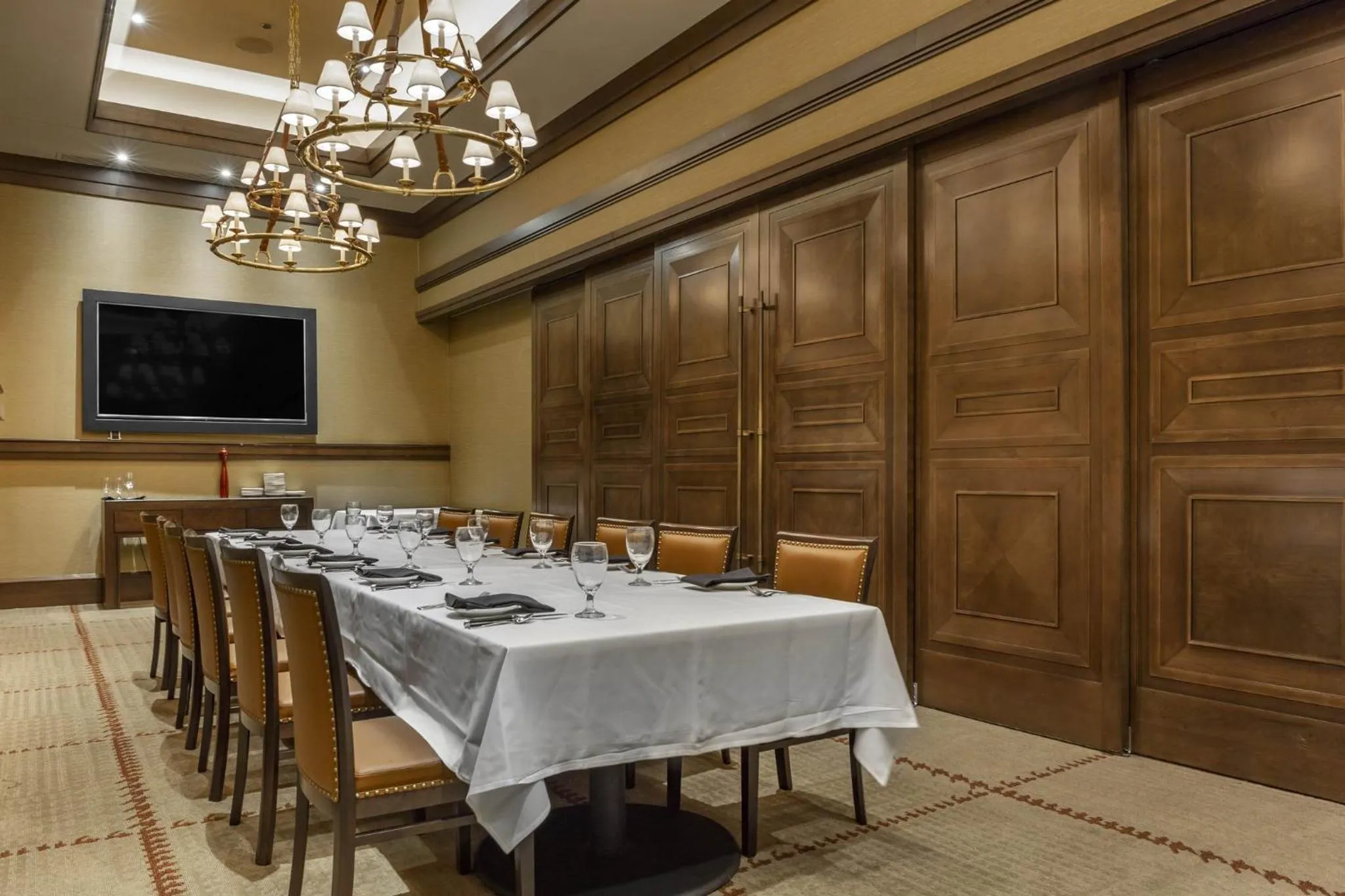 Restaurant/places to eat in Omni Louisville Hotel