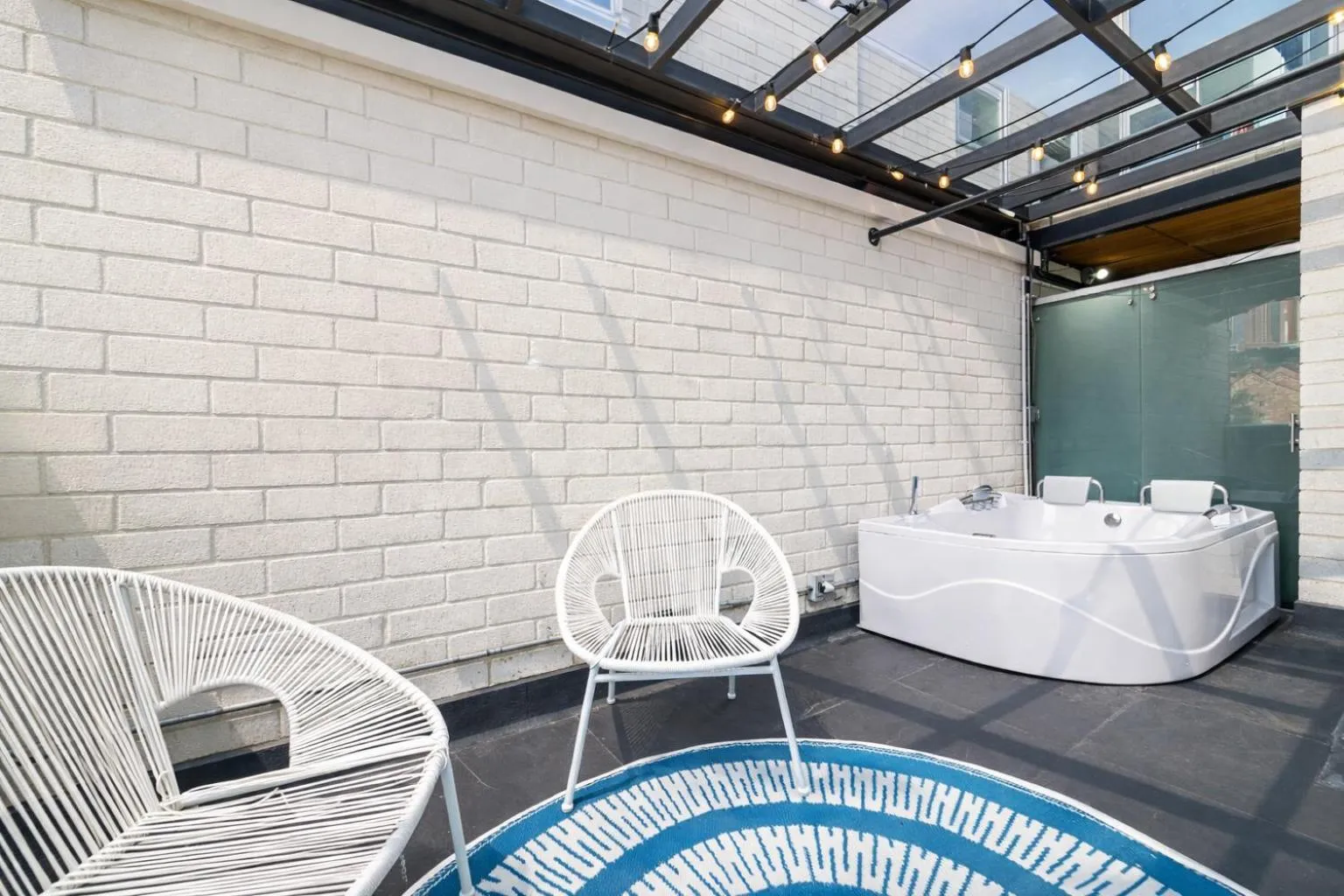 Balcony/Terrace in Apartamentos Poblado Alejandría by HOUSY HOST