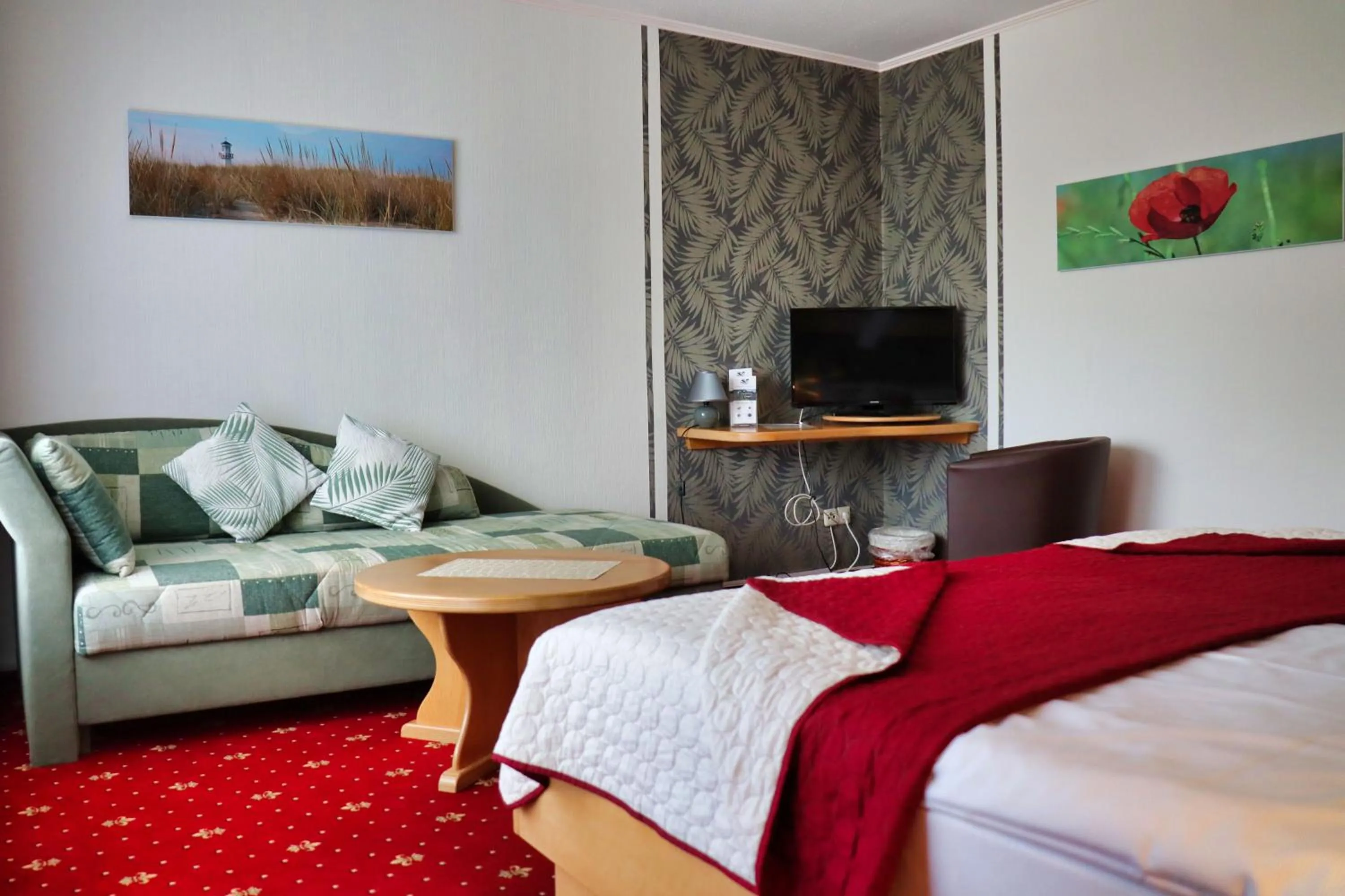 Photo of the whole room, Bed in Landgasthof Allerparadies