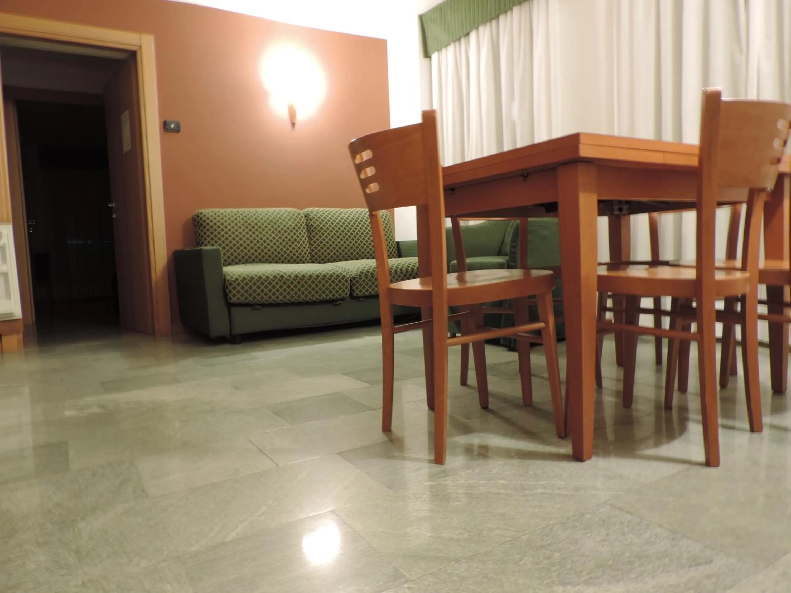 Dining area in Residence Pizzo Scalino