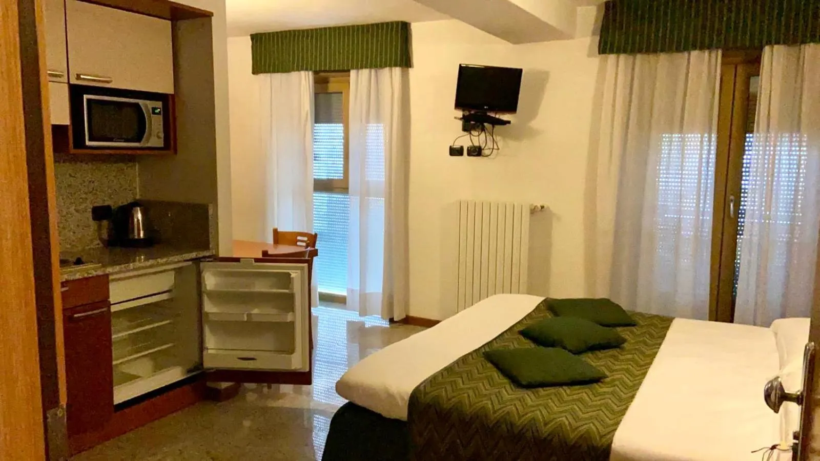 Bedroom, Bed in Residence Pizzo Scalino