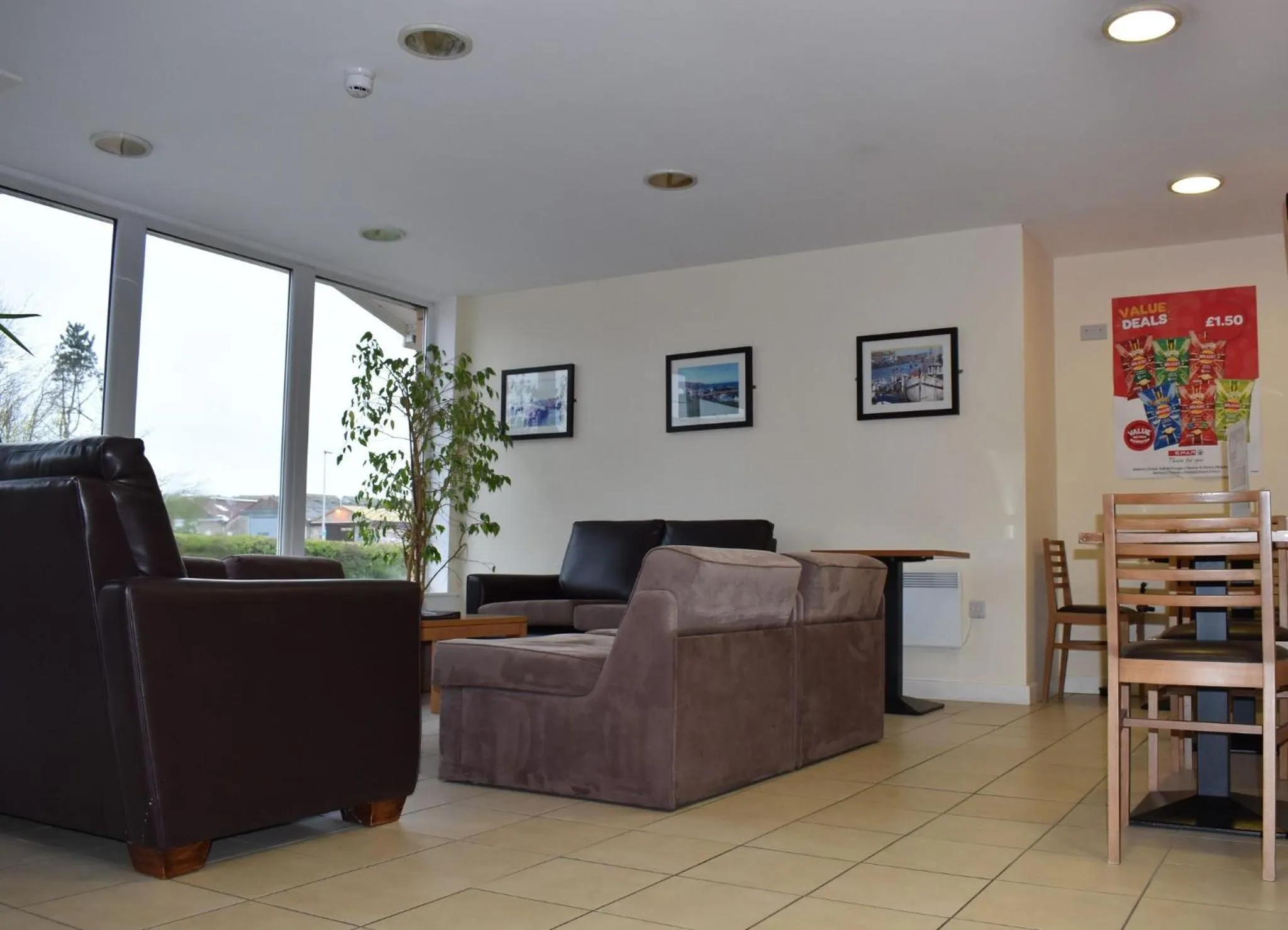 Seating area in Eyesleepover