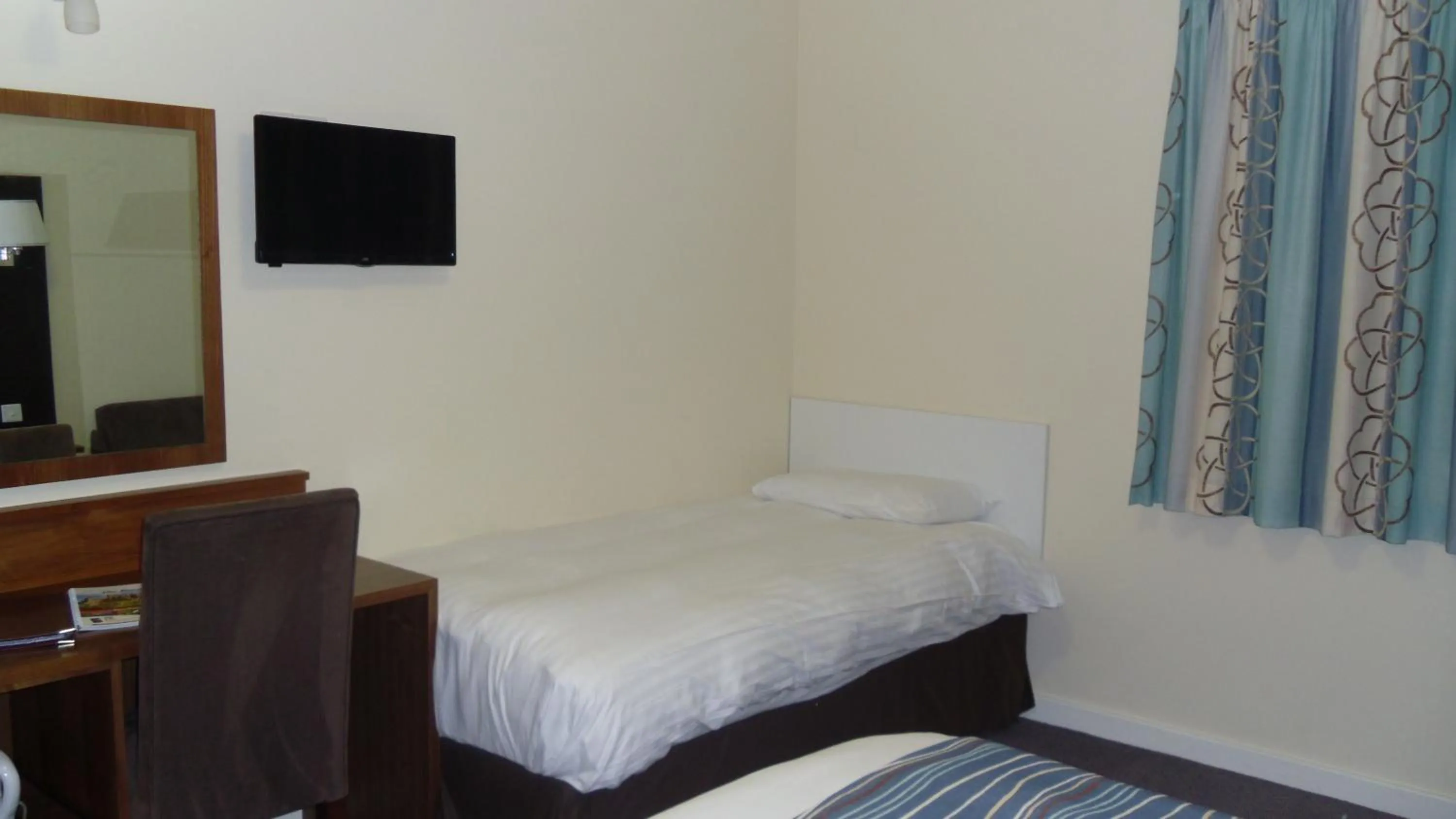 Bedroom, Bed in Eyesleepover