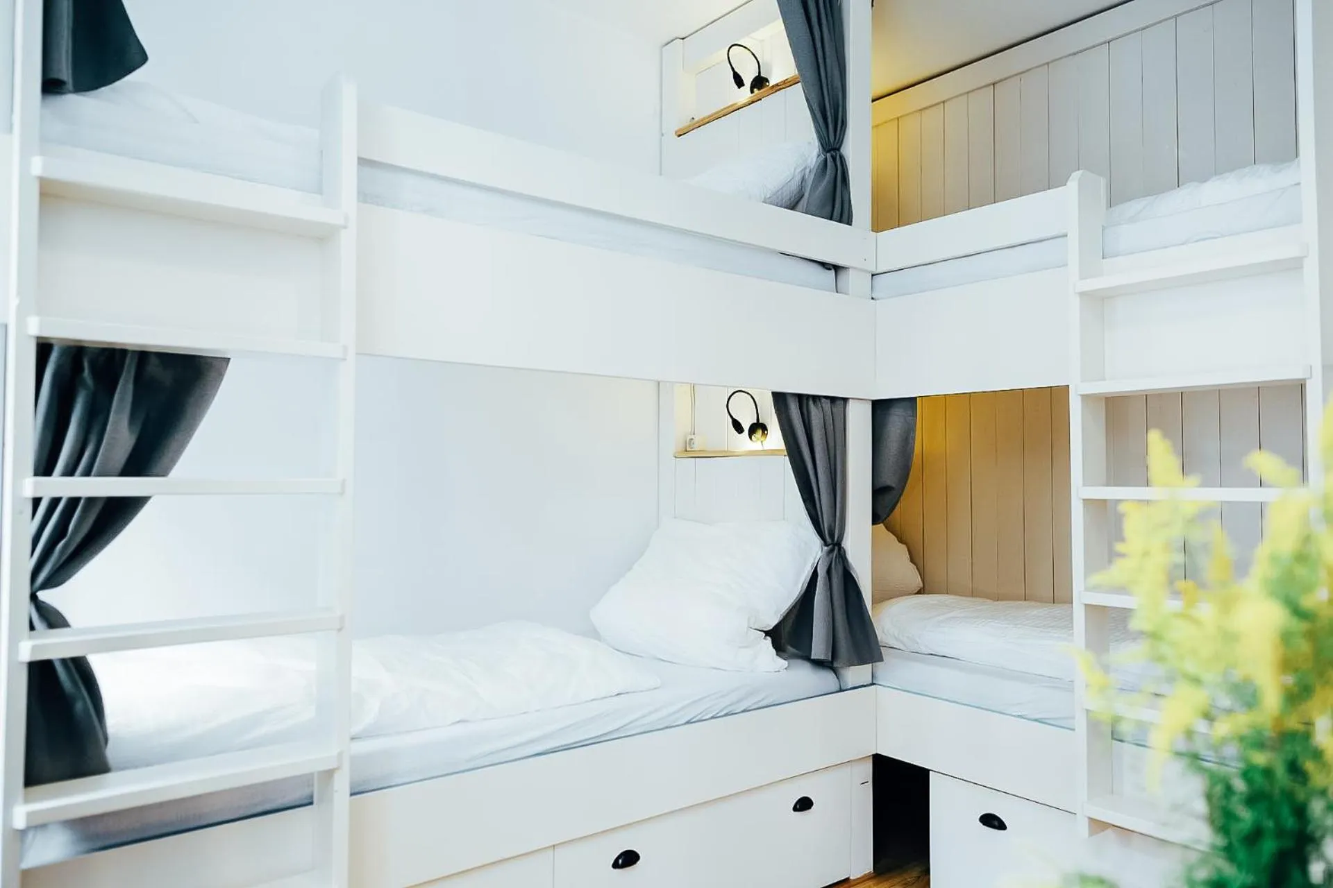 bunk bed, Bed in Hostel Multitude