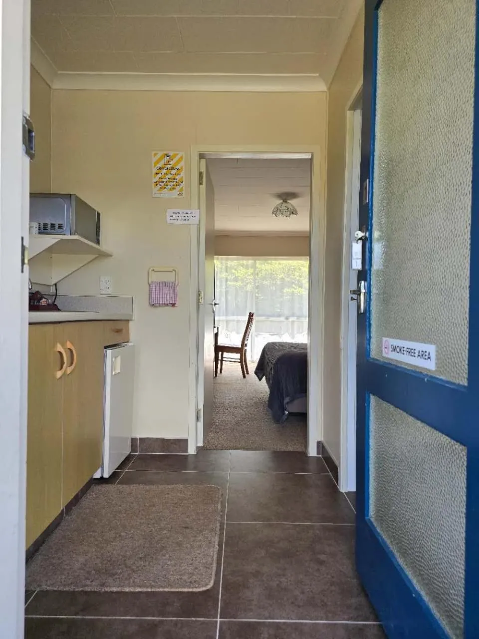 Bed in Alpenhorn Motel