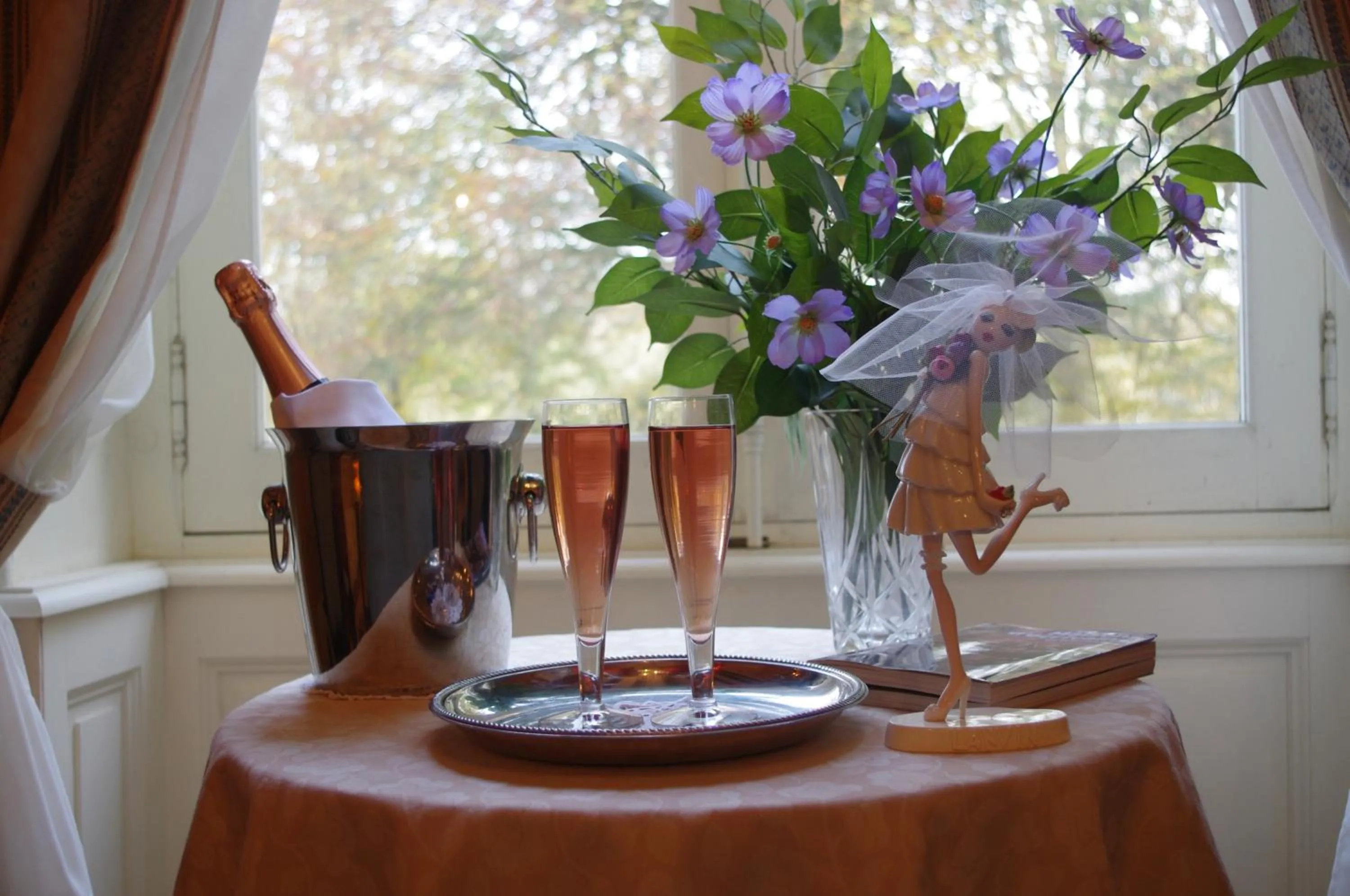 Lounge or bar in Domaine De Chatenay - Le Mans