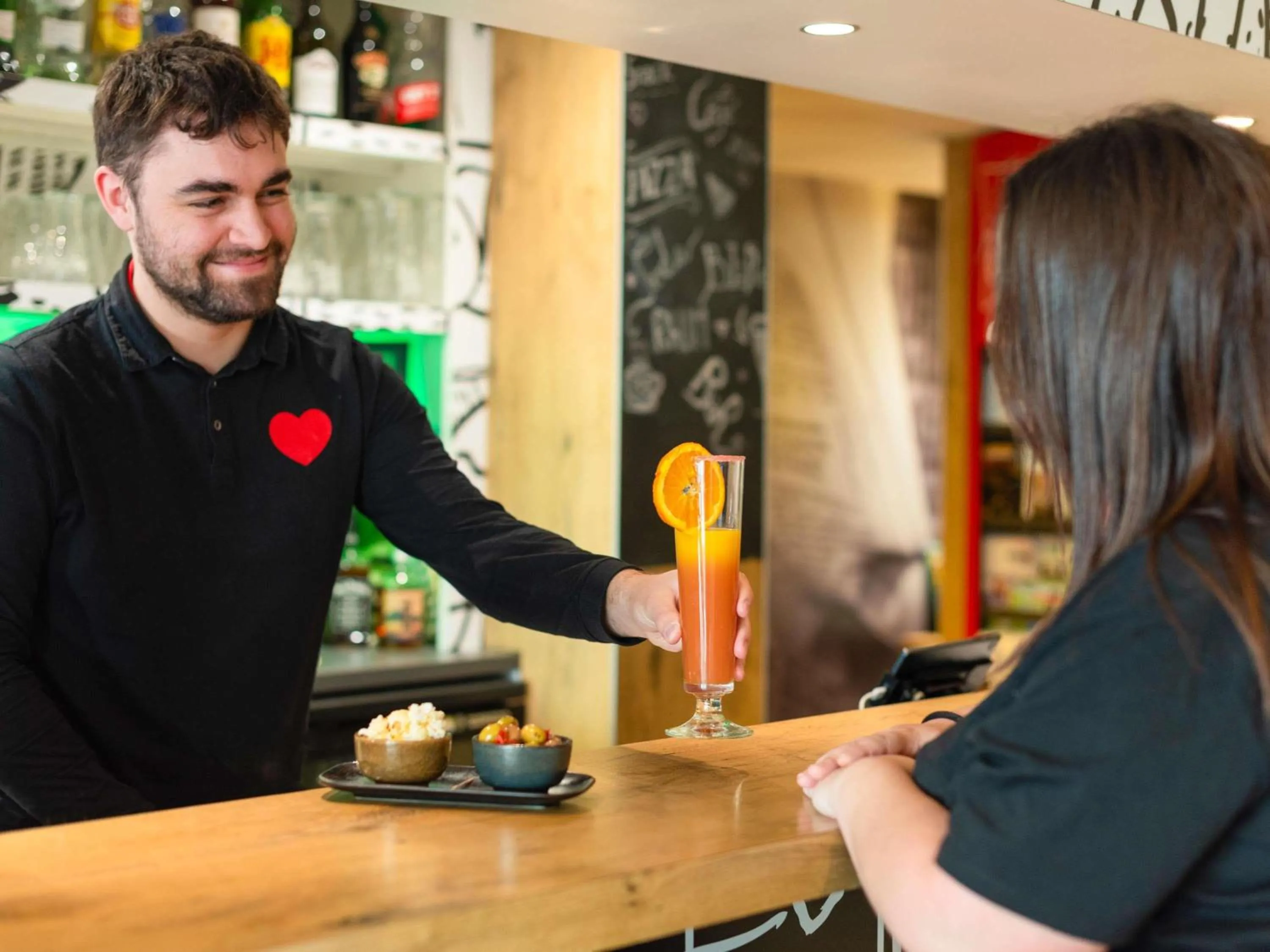 Lounge or bar in ibis Chalon Sur Saone Nord