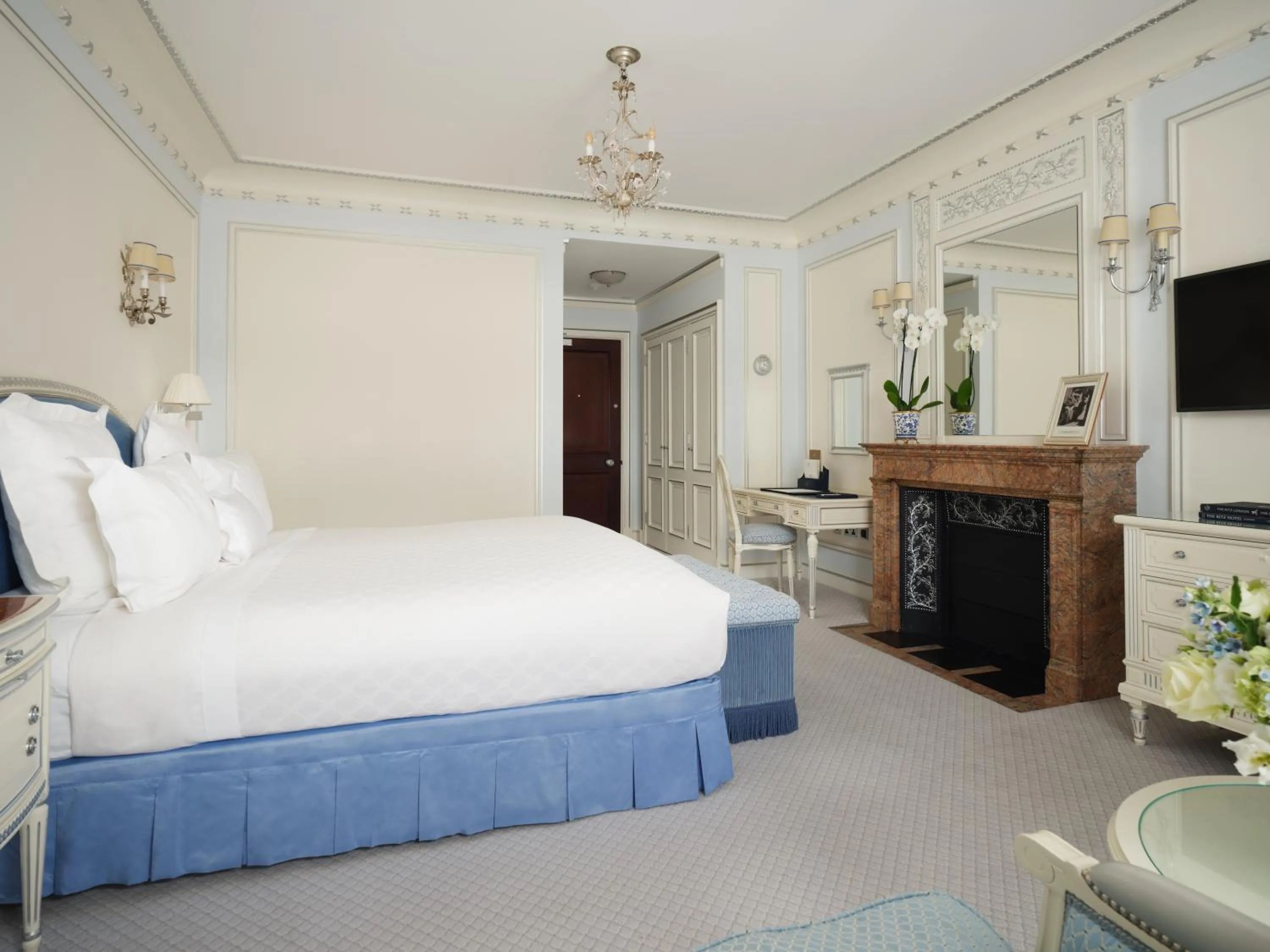 Bedroom, Bed in The Ritz London