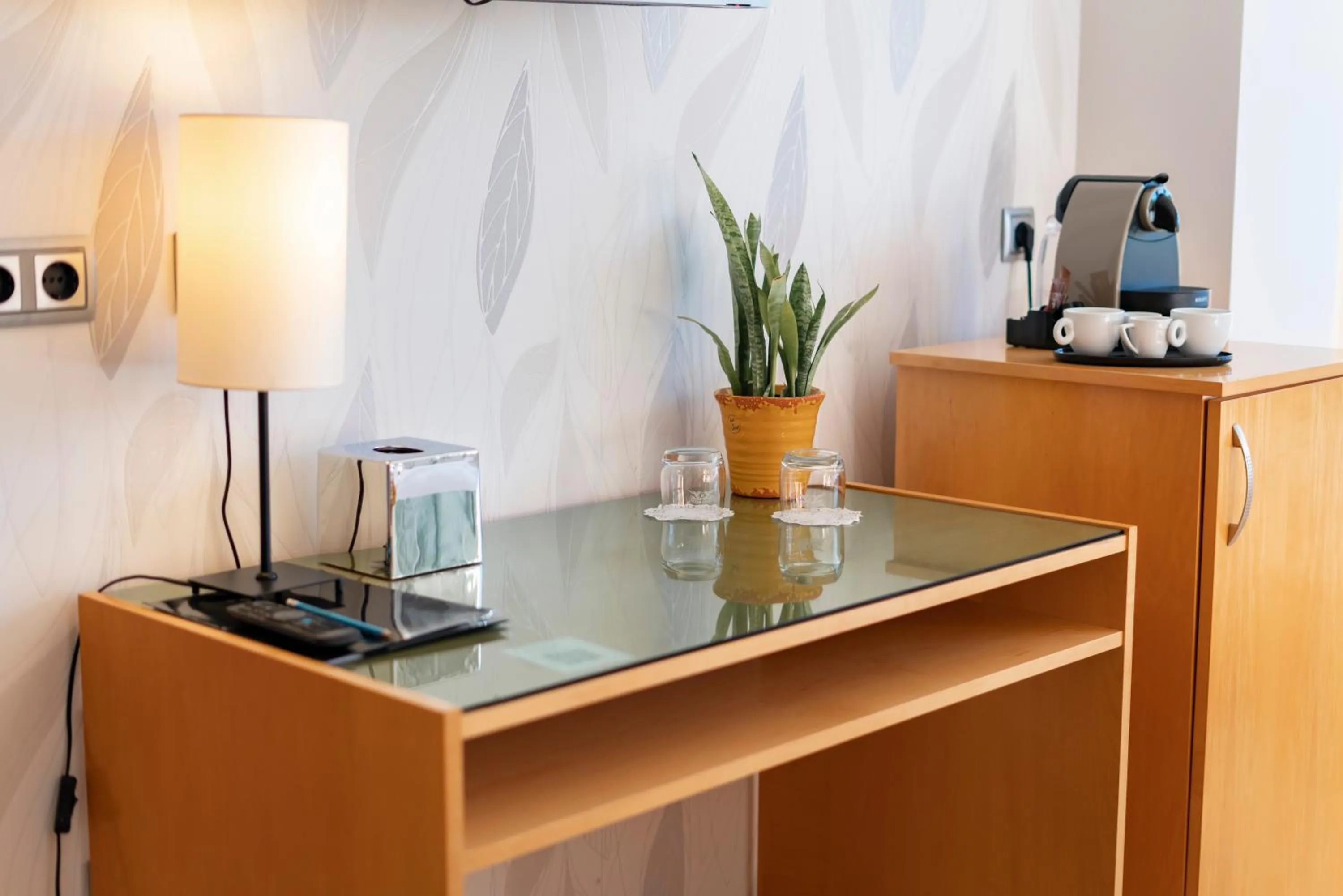 Coffee/tea facilities in La Sort Boutique Hotel