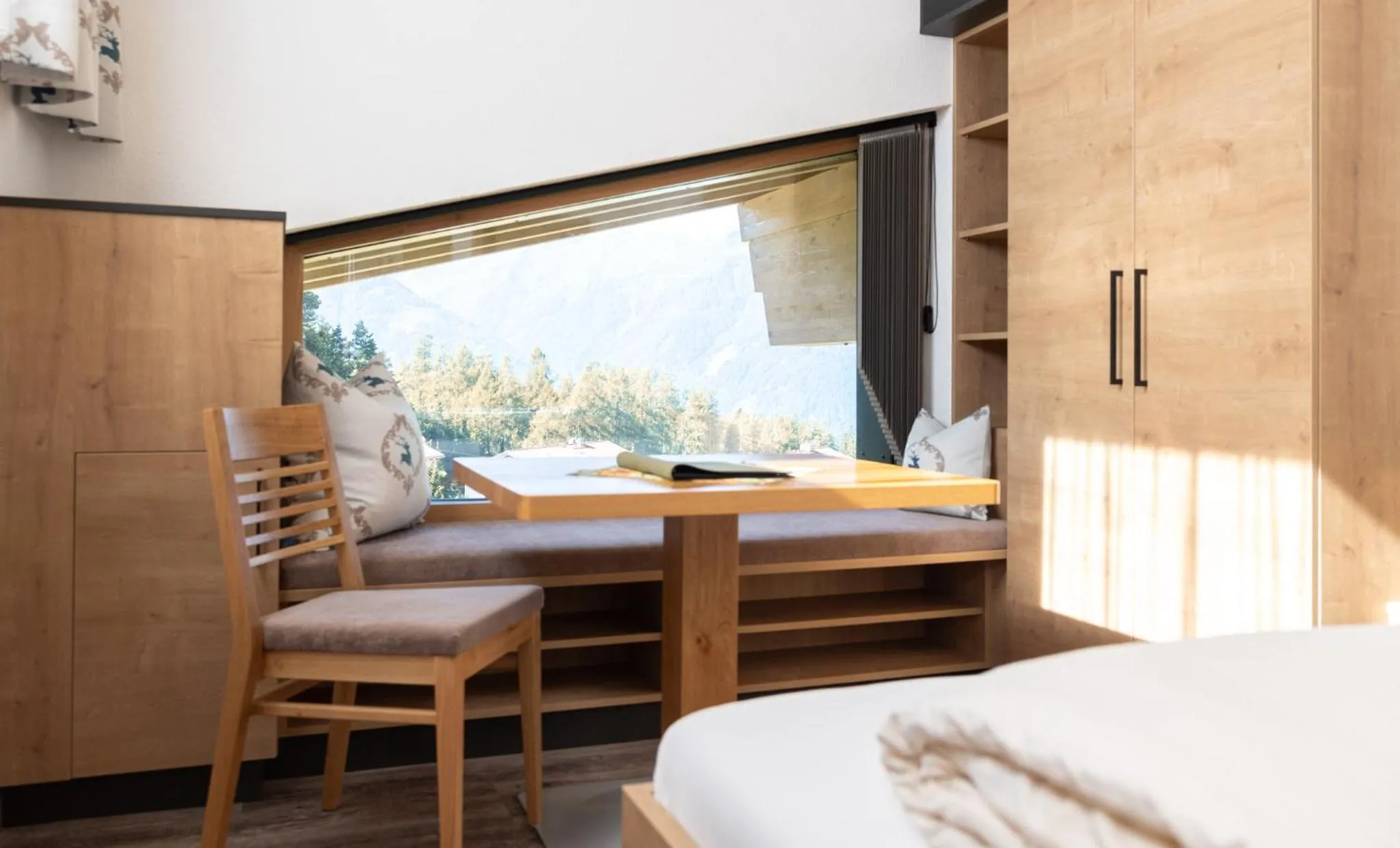 Photo of the whole room, Bed in Das Aparthotel Olympia Tirol