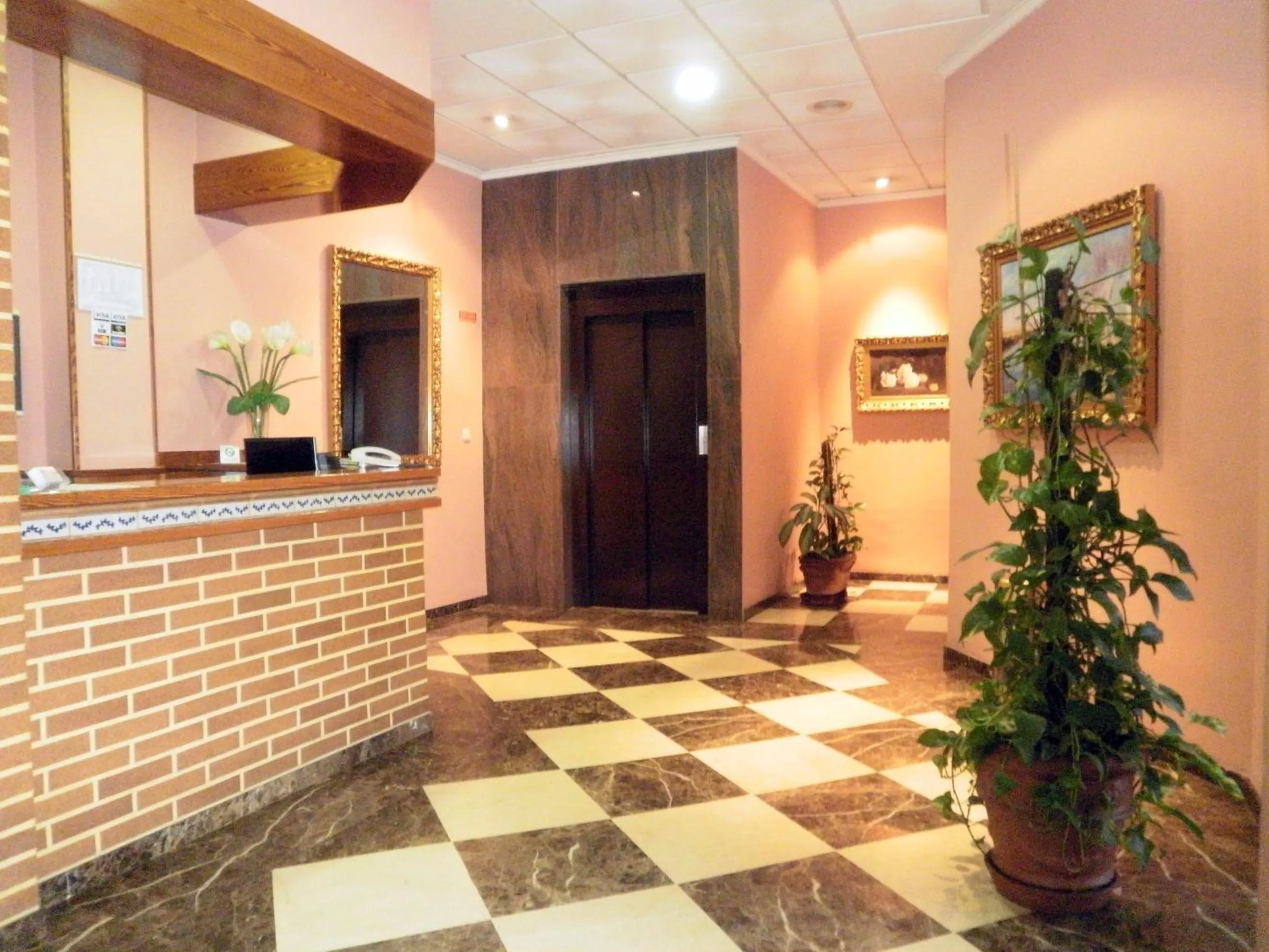 Lobby or reception in Hotel Isabel