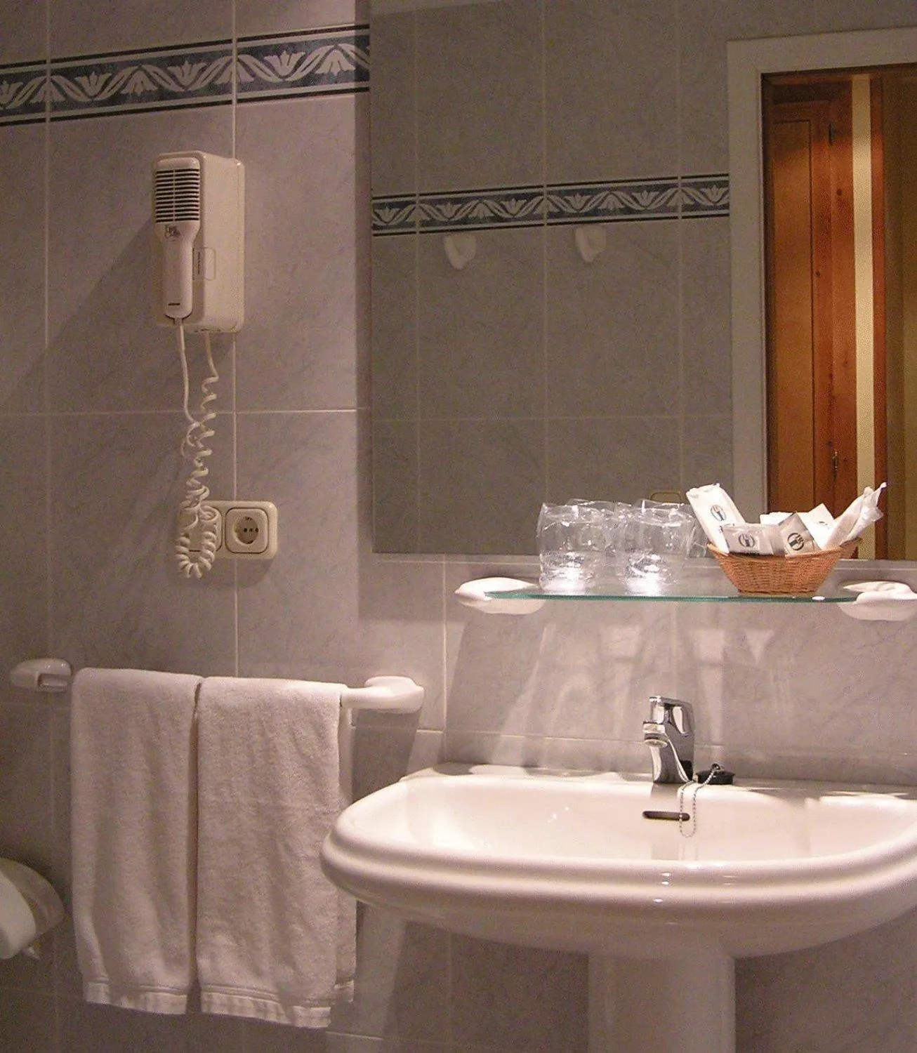 Bathroom in Hotel Isabel